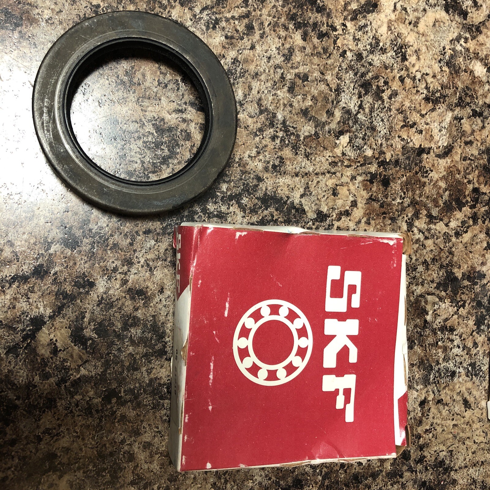 NOS Chicago Rawhide SKF CR 21210 Oil Seal F+S!