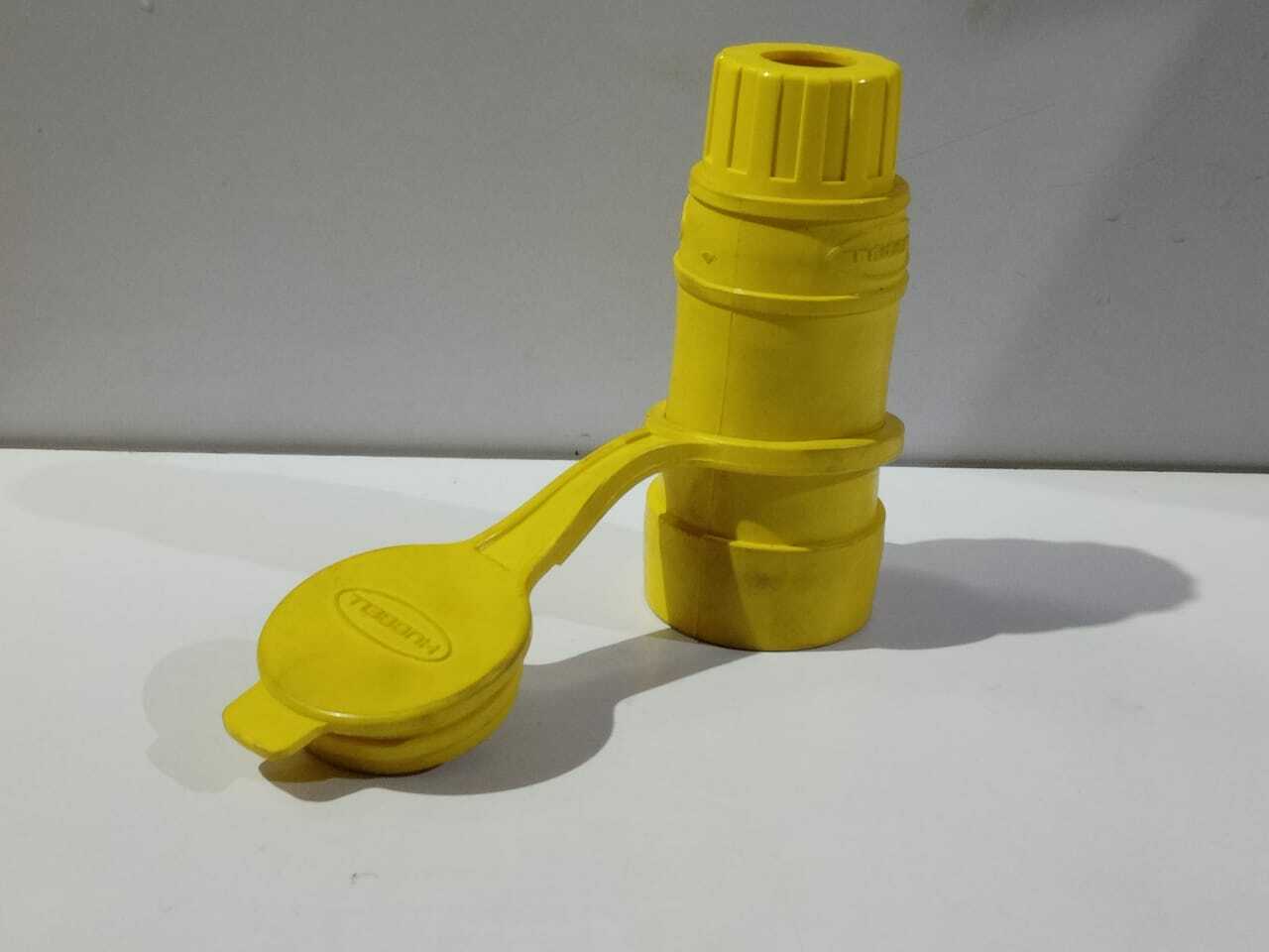 Hubbell HBL15W47 Staight Blade Connector Body Watertight 15A 125V Nema 5-1