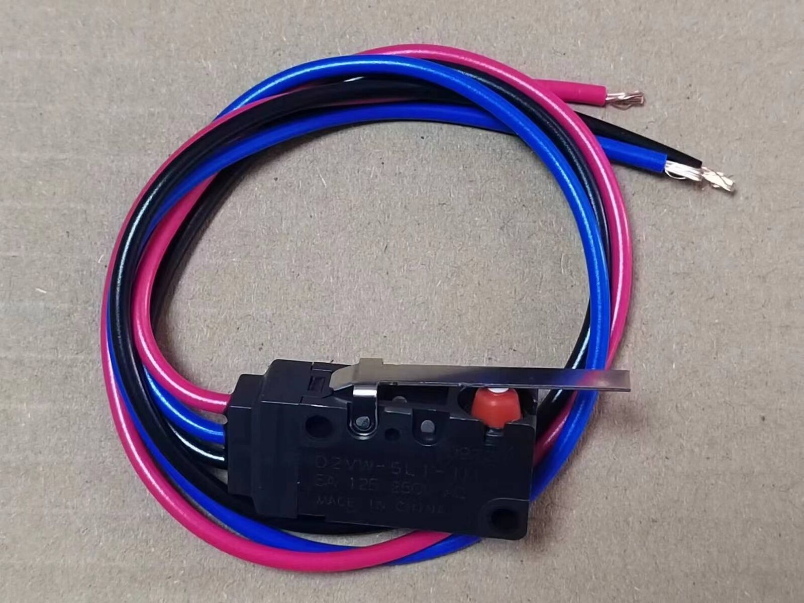 1PCS Omron D2VW-5L1-1M D2VW5L11M Miniature Basic Switch -New Free Shipping