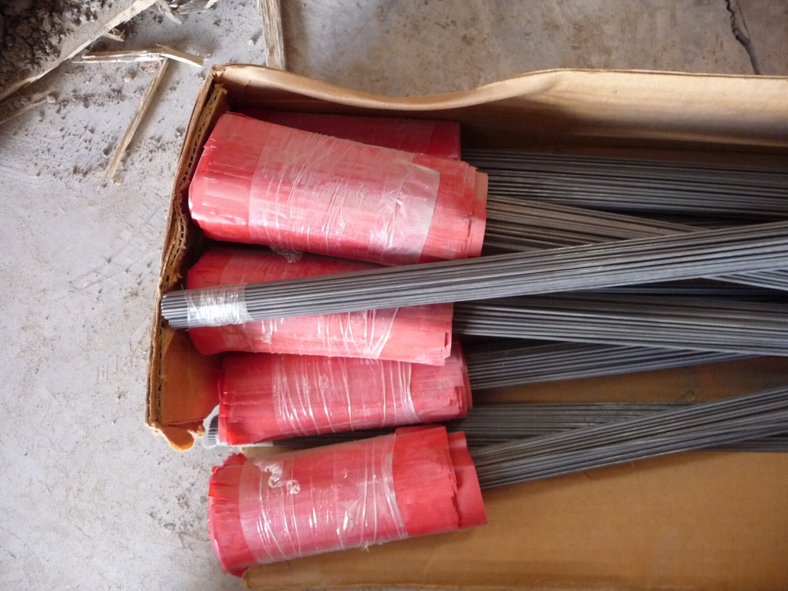 RED Marking Flags 1000 Pack – 5×8-Inch Marker Flags – 36-Inch Wire