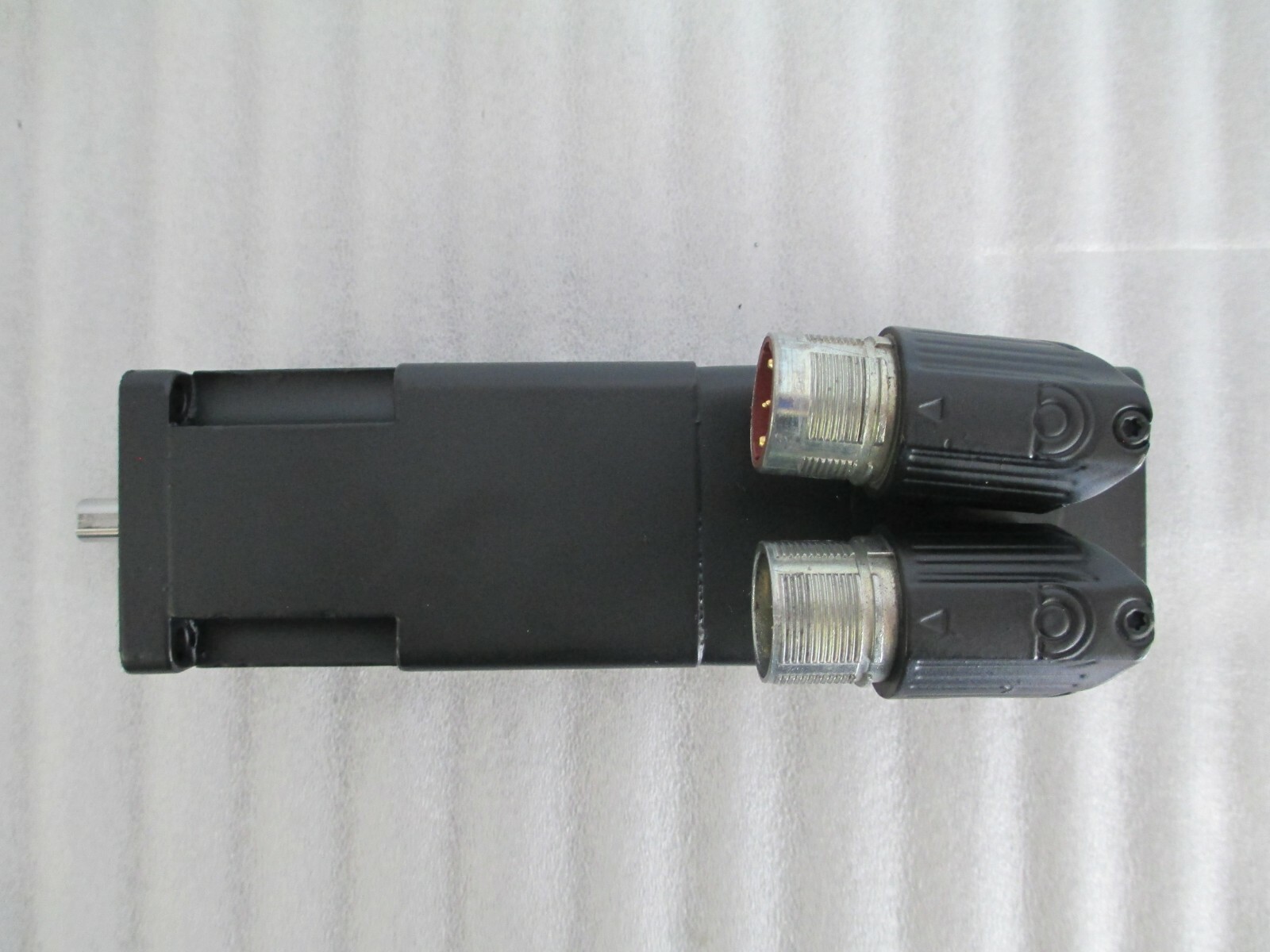 ALLEN BRADLEY MPL-B1530U-MJ74AA SERVO MOTOR #REFURBISHED and TESTED