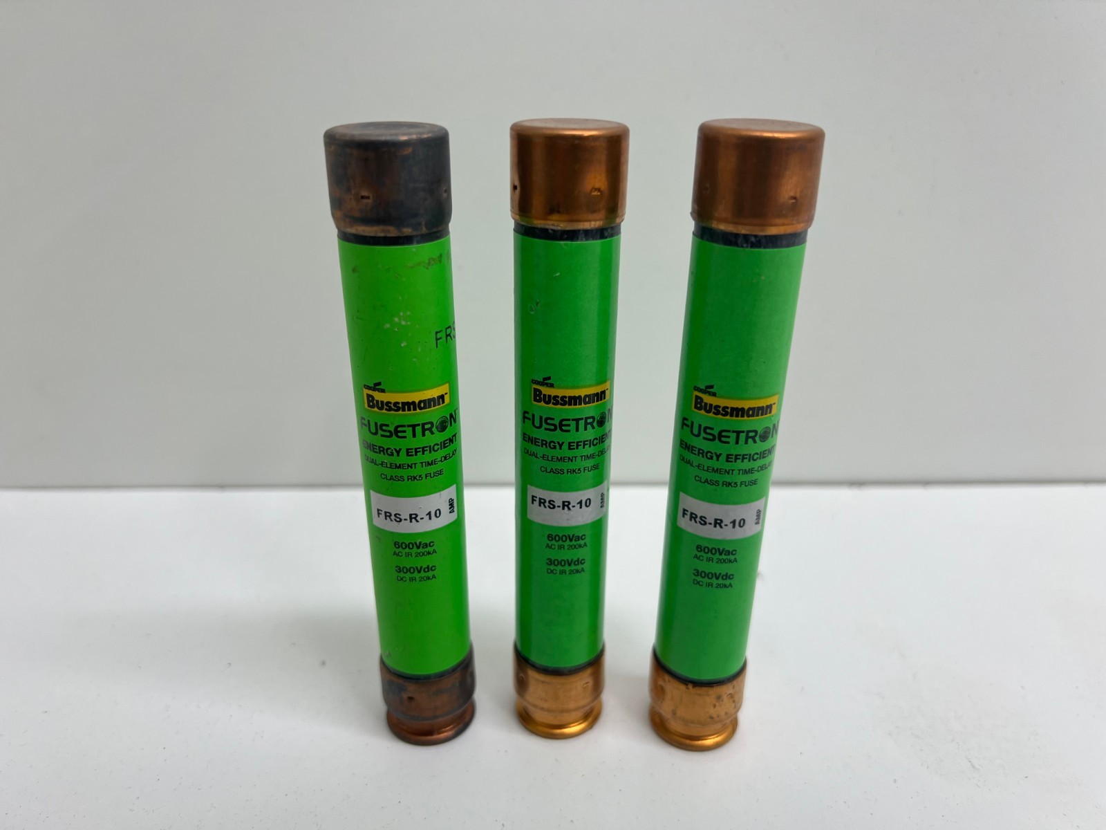 LOT OF (3) NEW OLD STOCK! BUSSMANN 10A 600V TIME DELAY FUSES FRS-R-10