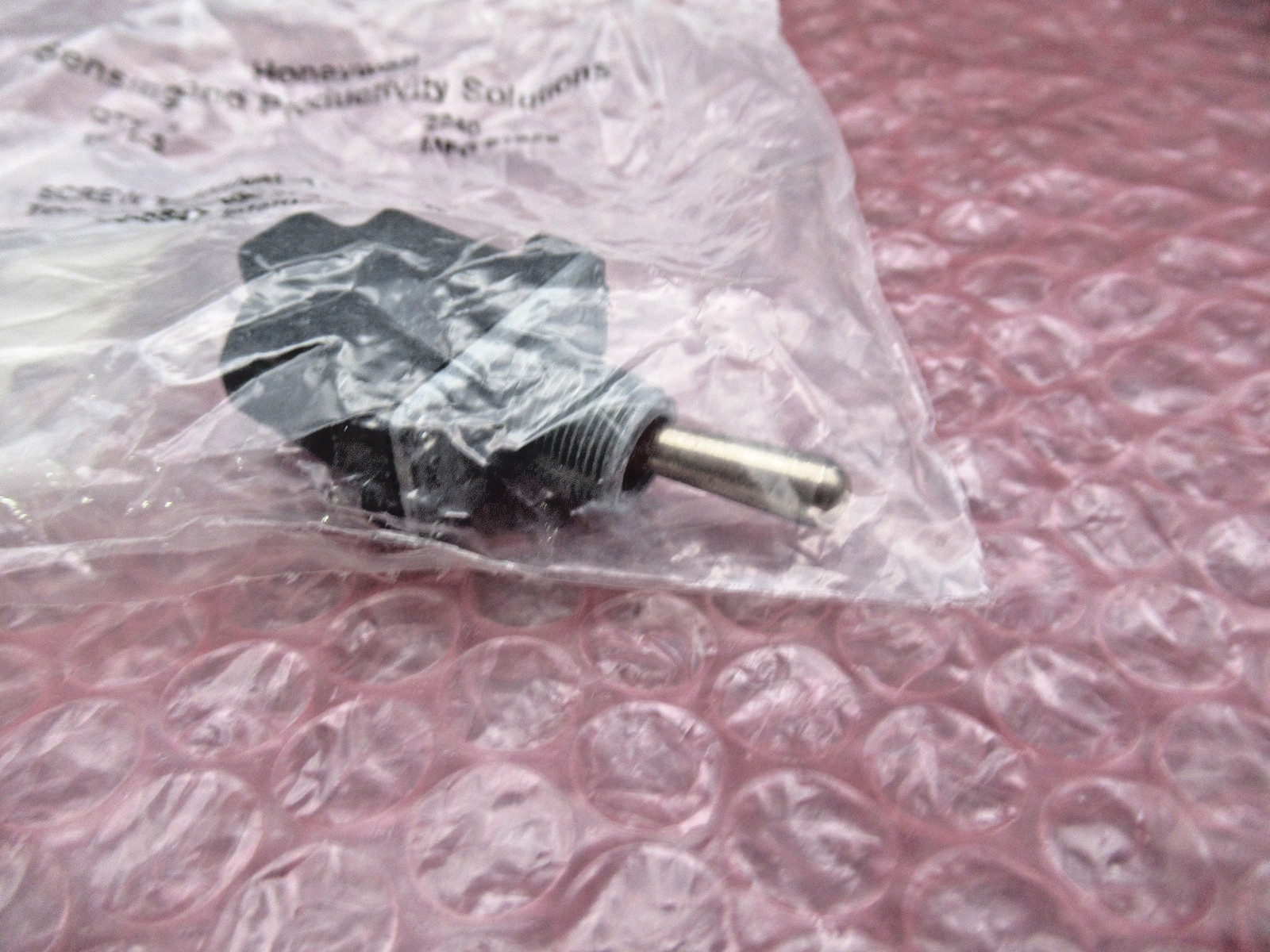 HONEYWELL 1NT1-3 ON-ON 2 Position Toggle Switch 15A 277V *SEALED*