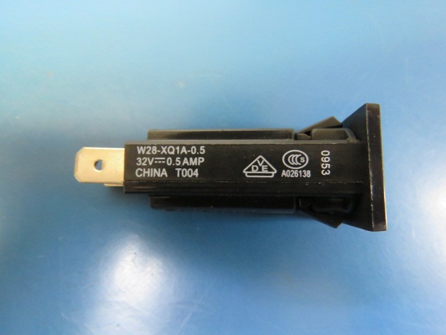 Tyco Electronics W28-XQ1A-0.5 Qty of 10 per Lot Tyco Electronics W28-XQ1A-0.5