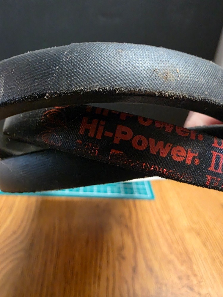 Gates B112 Hi-Power II Classical Section Wrapped V-Belt V80 21/32″ x 115″