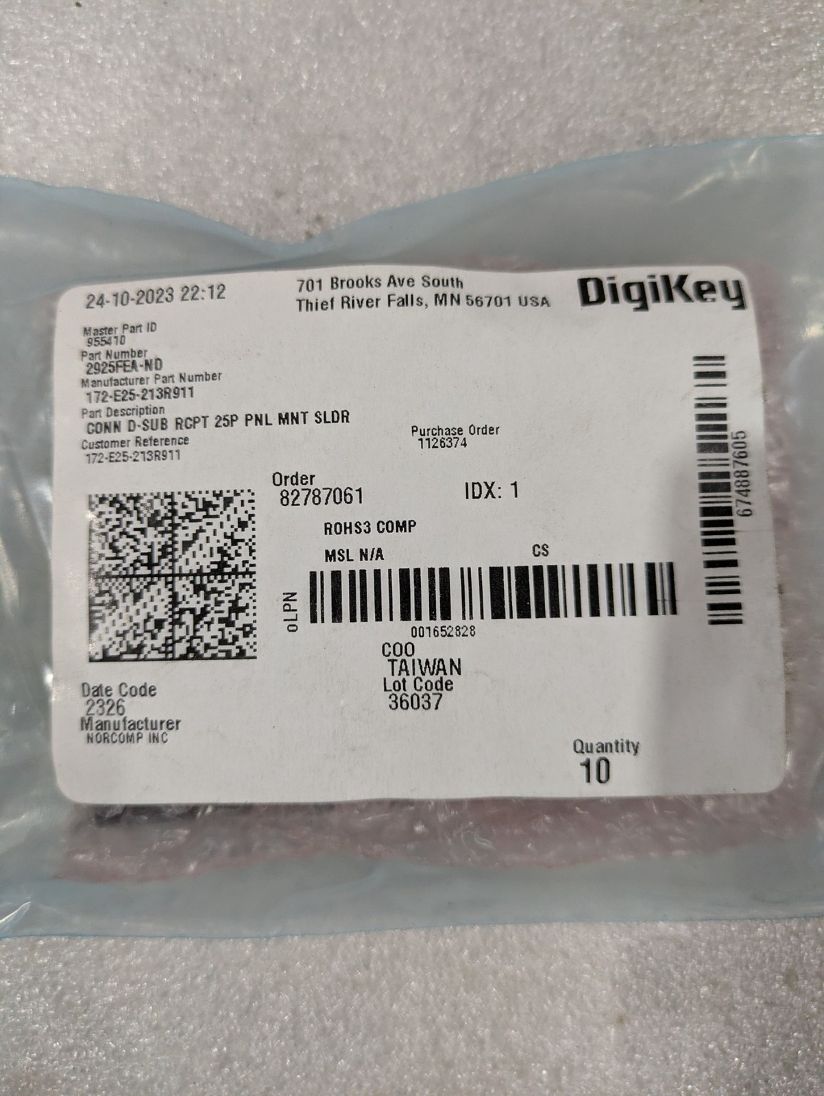NorComp 172-E25-213R911 D-Sub DB25 Receptacle 25-Pin Panel Mount Solder 2/ORDER