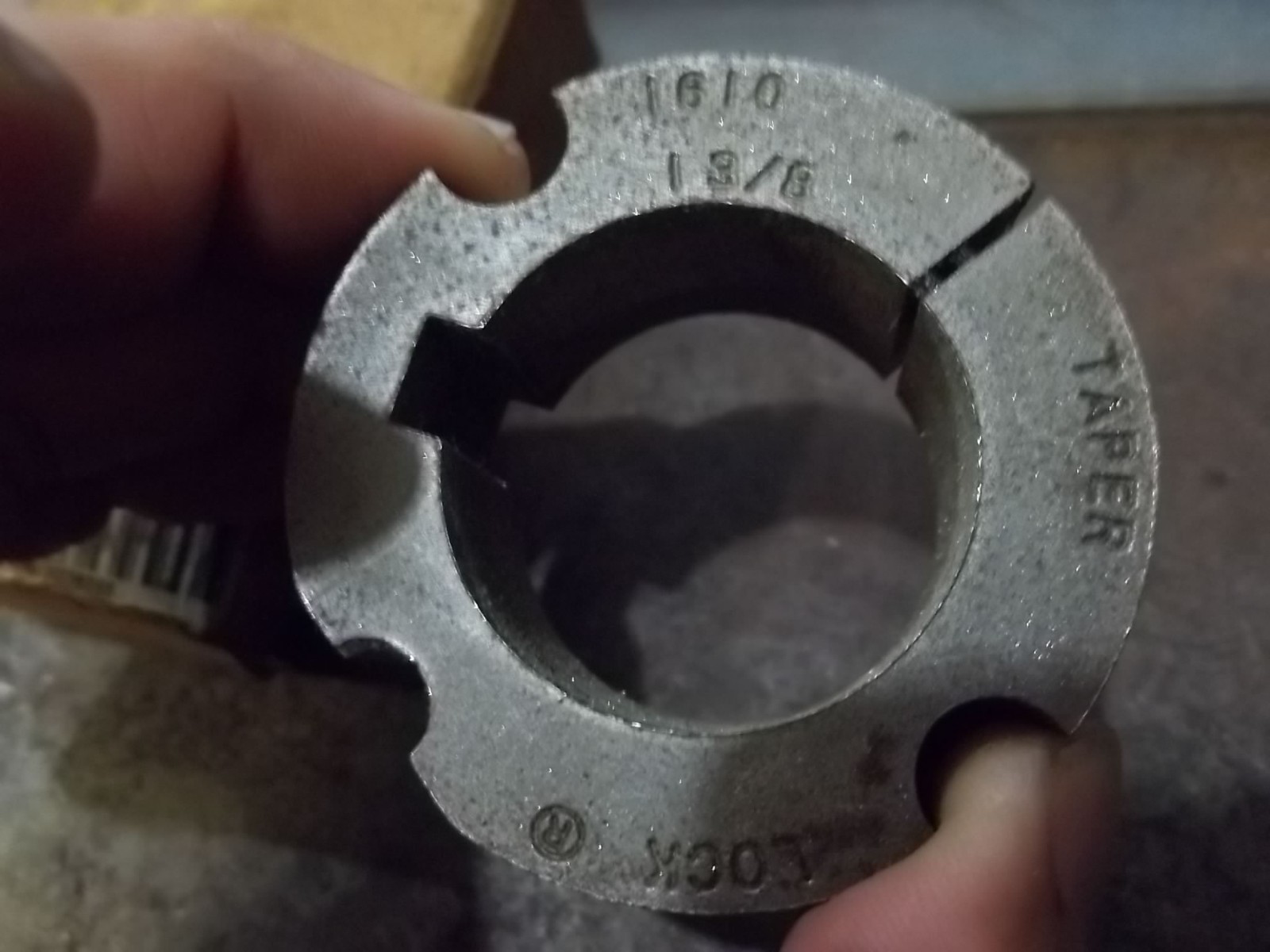 NIB DODGE 117085 1610 X 1-3/8 KW TAPER LOCK BUSHING (BIN190)