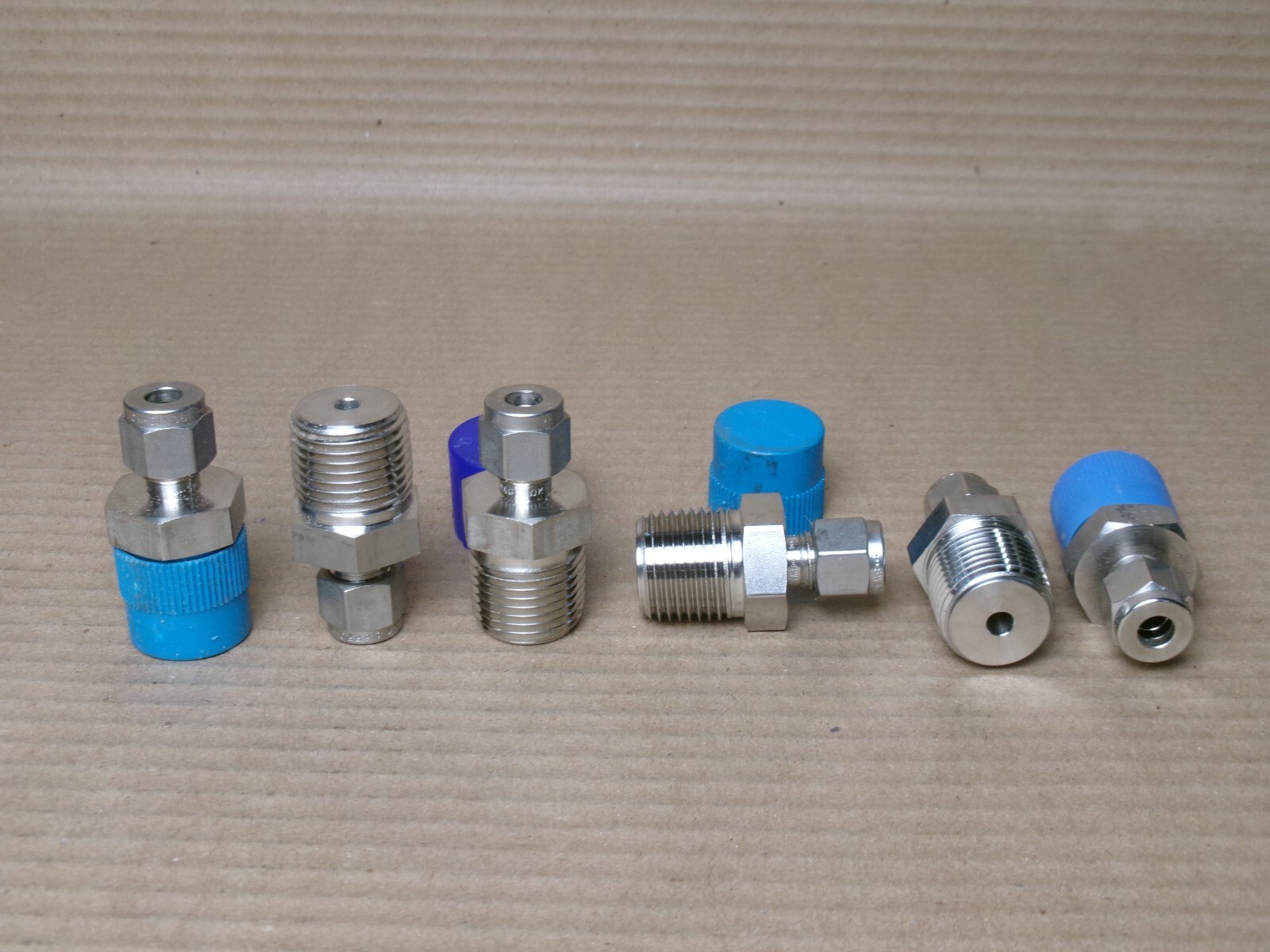 NEW LOT OF 6 1/4″ TUBE OD COMPRESSION STRAIGHT ADAPTER TO 1/2” MALE NPT