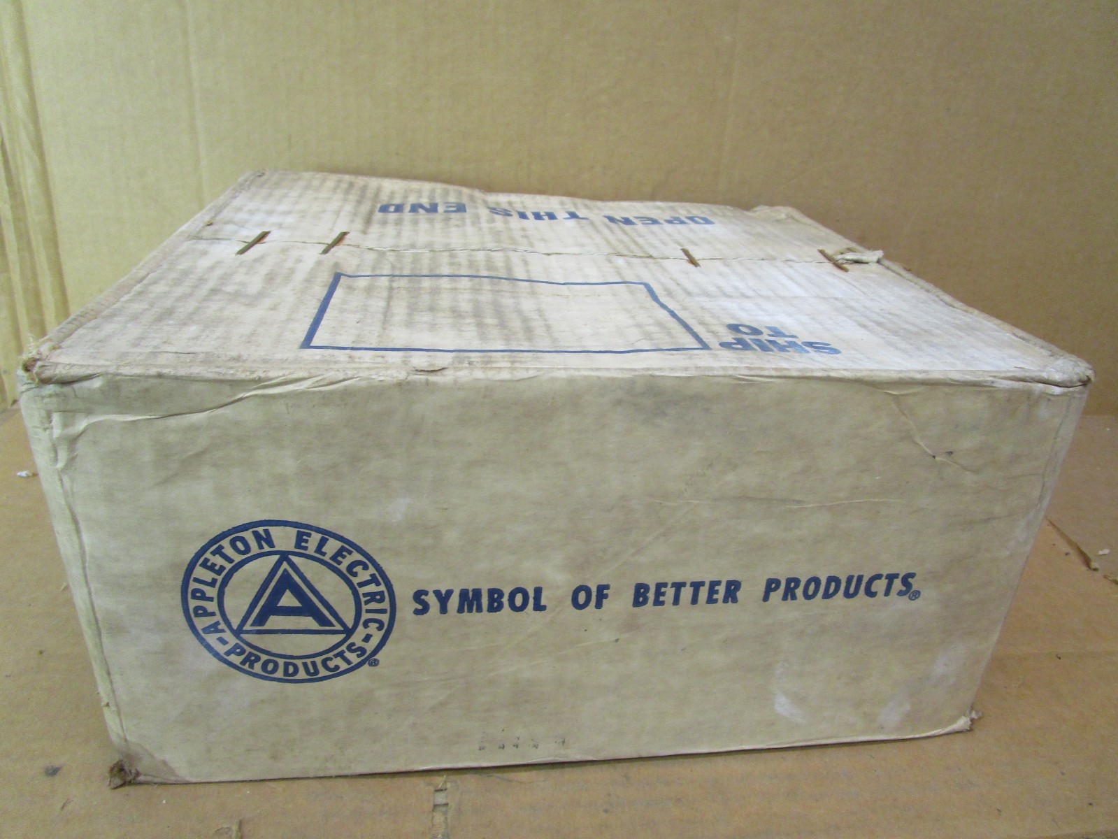 New Box of 100 Pieces Appleton 90 Degree Elbows Female LF90-50 1/2″ 51523LR