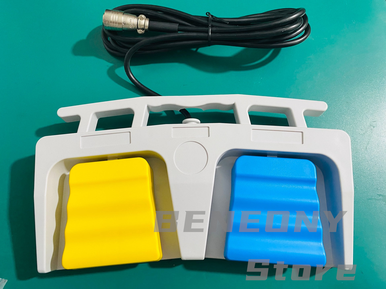 1pcs 1PCS New foot switch UES-40 MAJ-1258 Expedited Shipping