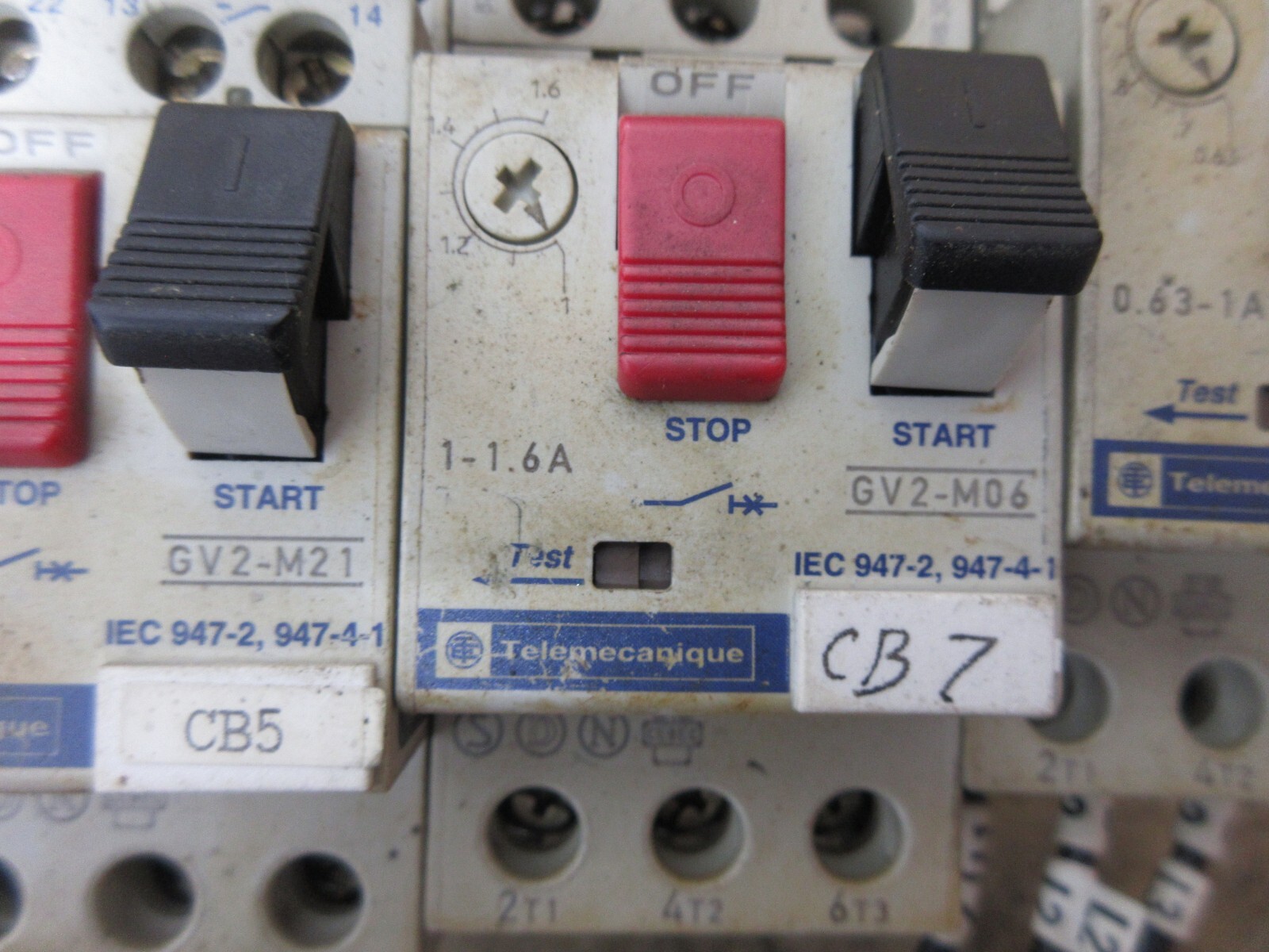 TELEMECANIQUE CONTACTOR 0.63-1A GV2-M05 CB2 GV2-M06 M21 LOT OF 3 PIECES