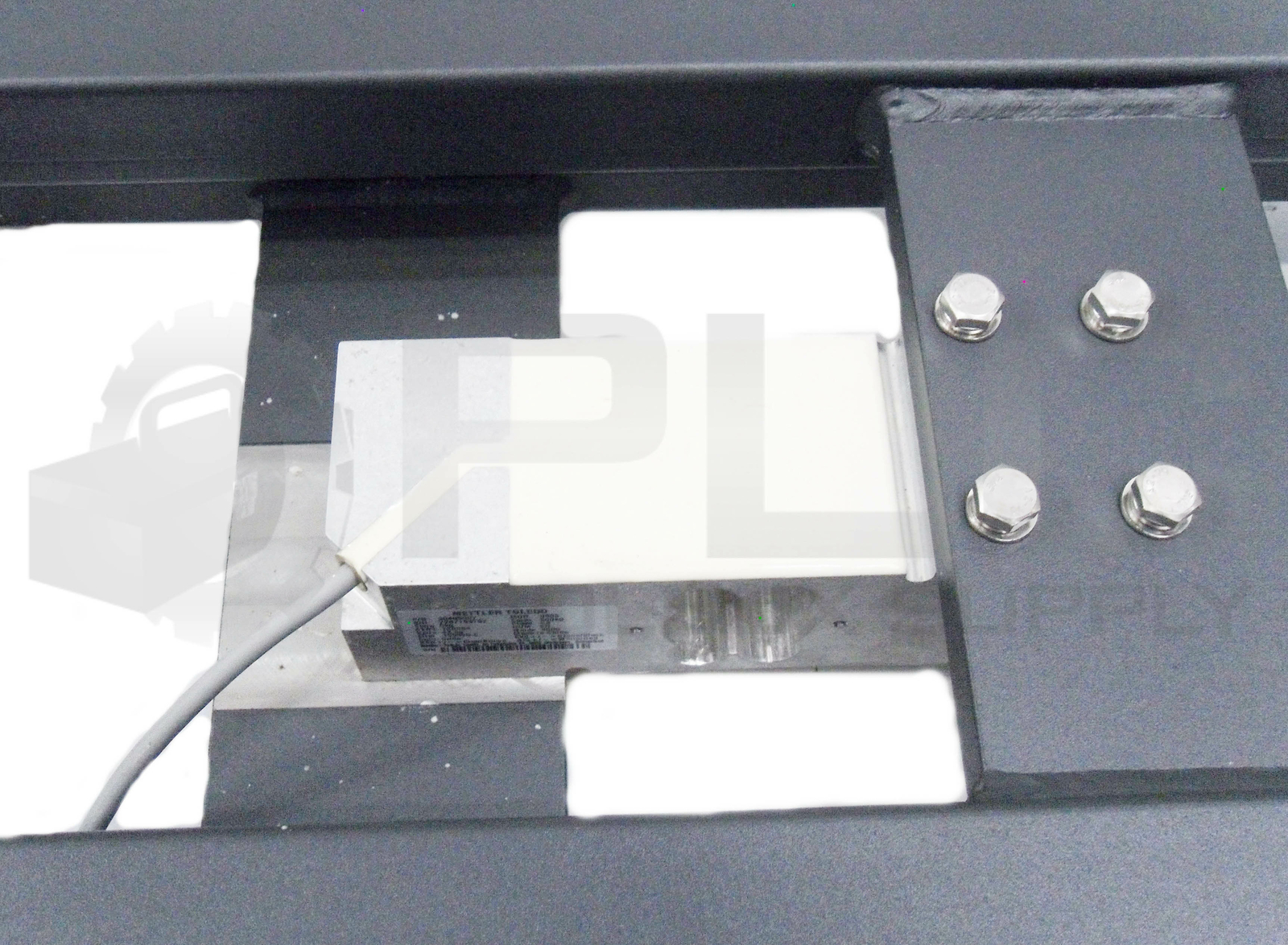 OHAUS CORP. D250RQV DEFENDER SCALE BASE CAPACITY: 250KG/500LB 24″ x 24″ *READ*