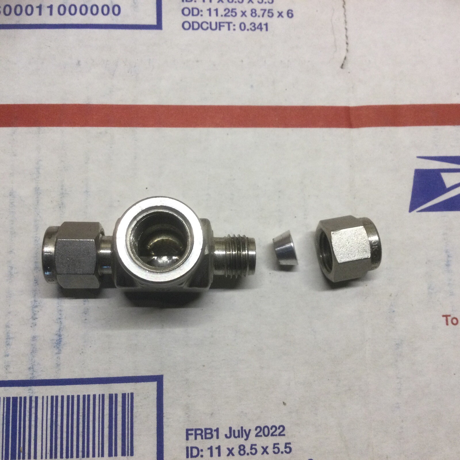 Swagelok StainlessFemale Branch Tee, 1/4in NPT- 1/4in compression PN: SS-316 ATS