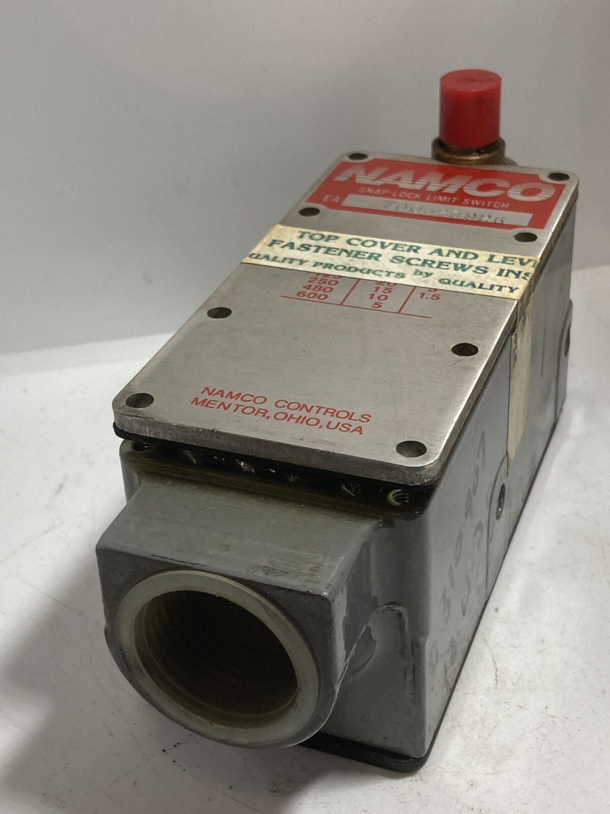 NAMCO 700-20926 LIMIT SWITCH SNAP ACTION 2 POLE 2NO/2NC DPDT NNB