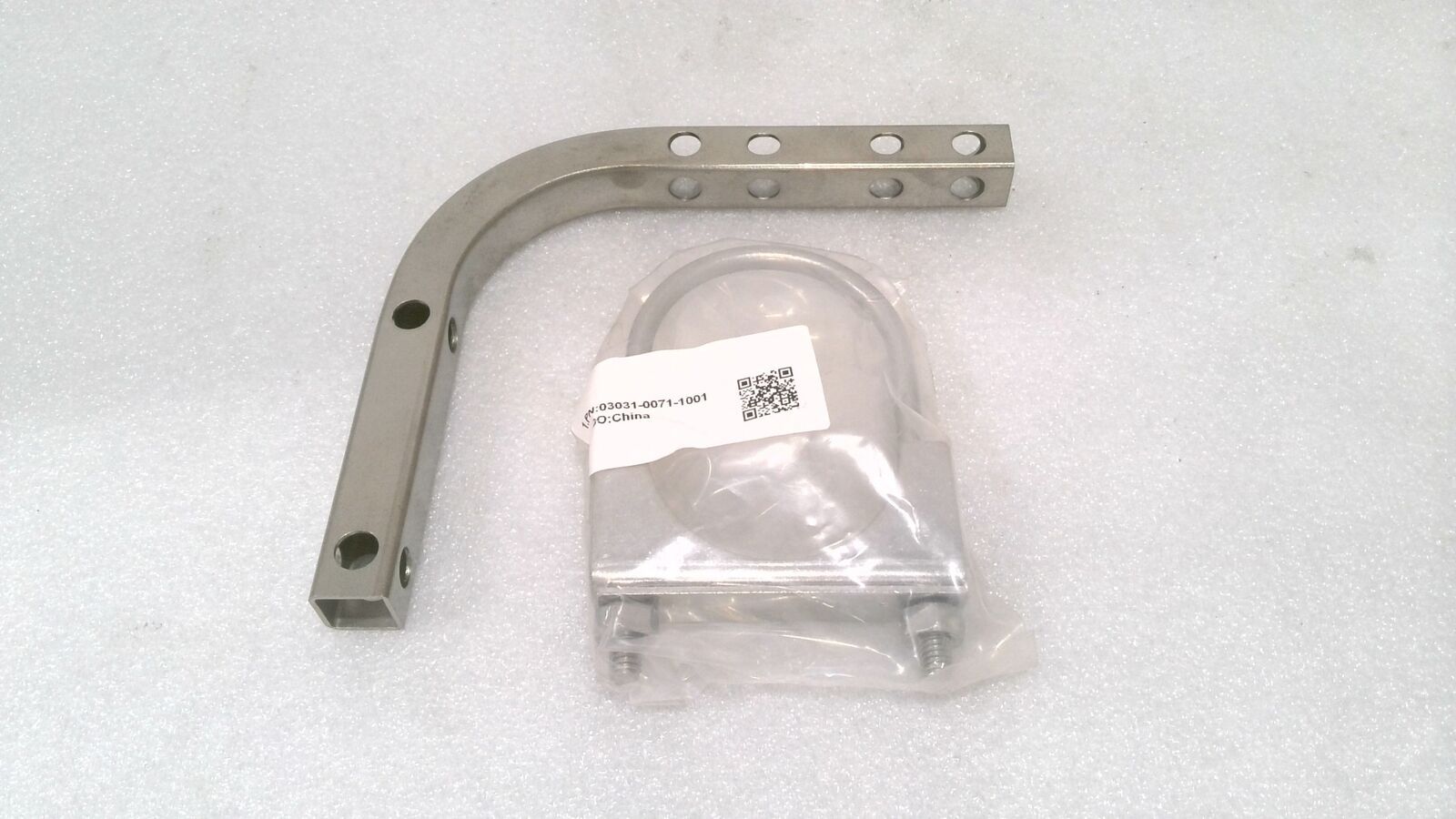 EMERSON ROSEMOUNT 03031-0071-1001 B4 COPLANAR MOUNTING BRACKET, 2″ PIPE MOUNT