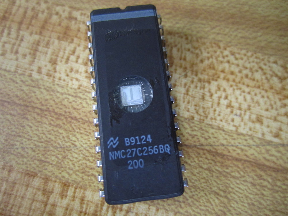 National Semiconductor NMC27C256BQ Integrated Circuit