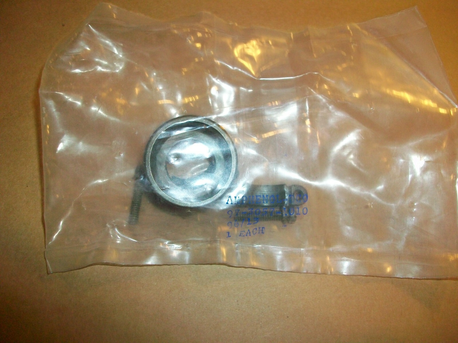 Amphenol MS Military Connector End Grip 97-3057-1010 NEW IN BAG