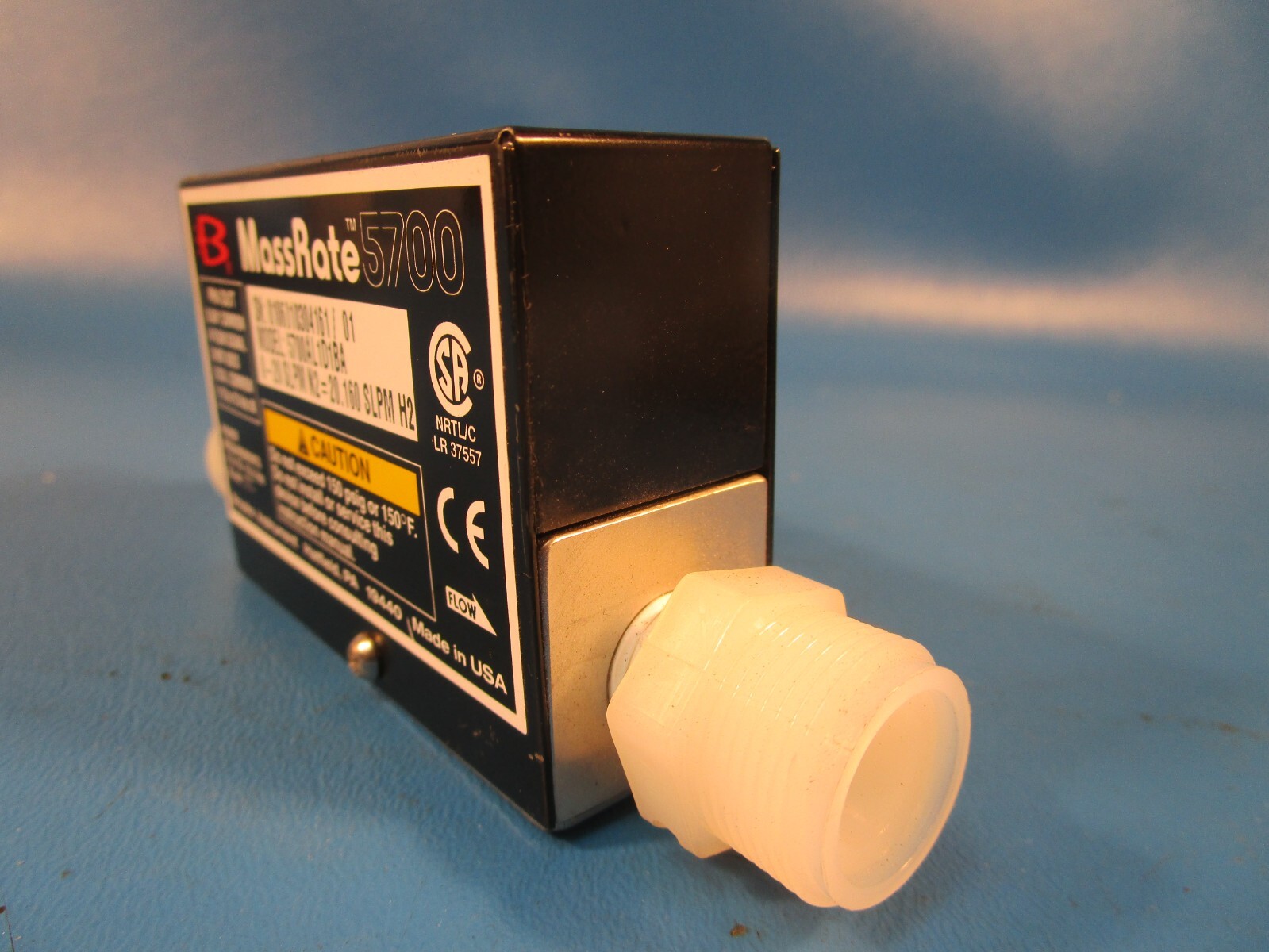 USED BROOKS MASSRATE 5700 ELECTRONIC FLOW METER MODEL 5700AL1D1BA