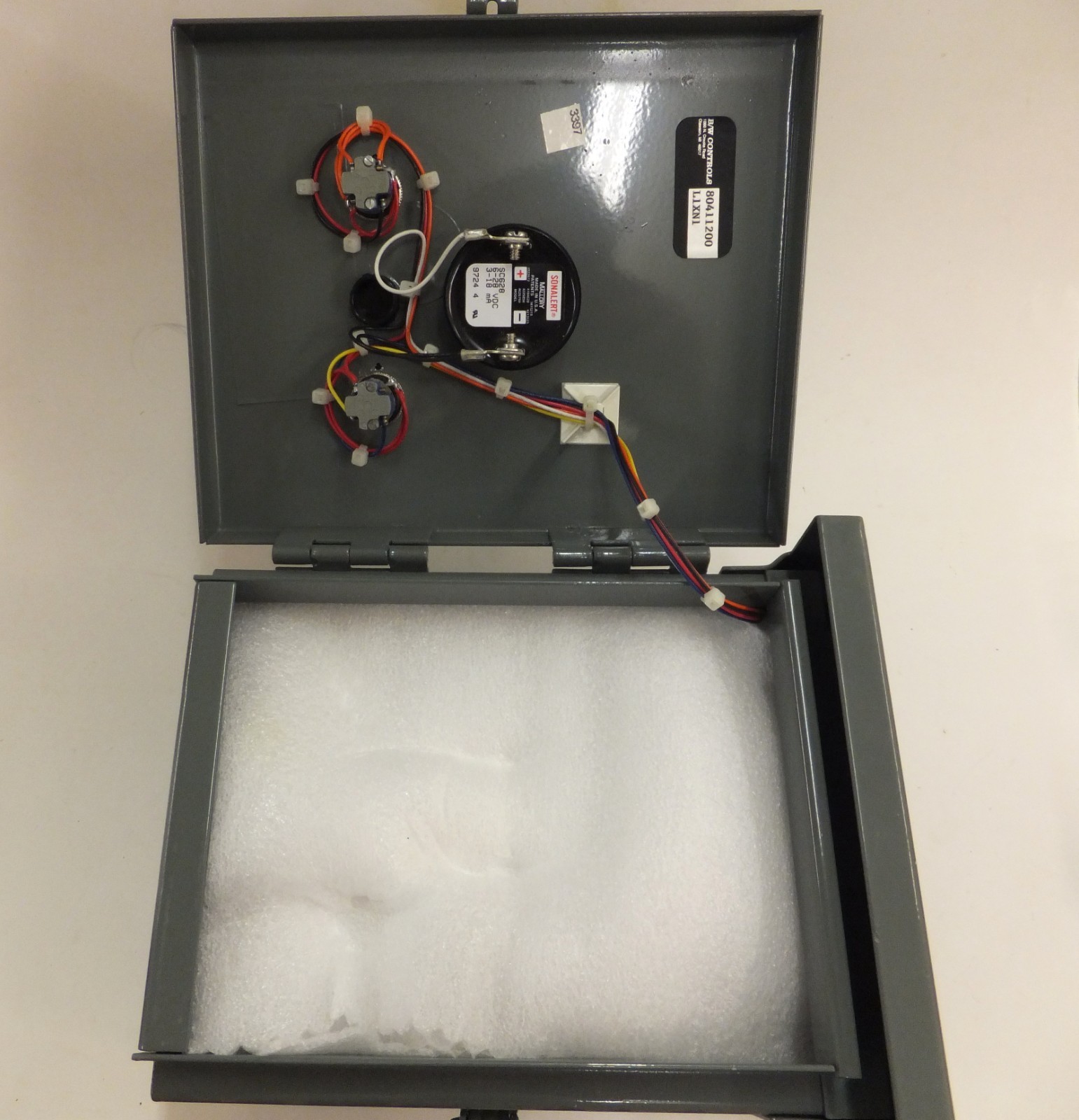 B/W CONTROLS 80411200L1XN1 ALARM SYSTEM WITH ENCLOSURE, NEW