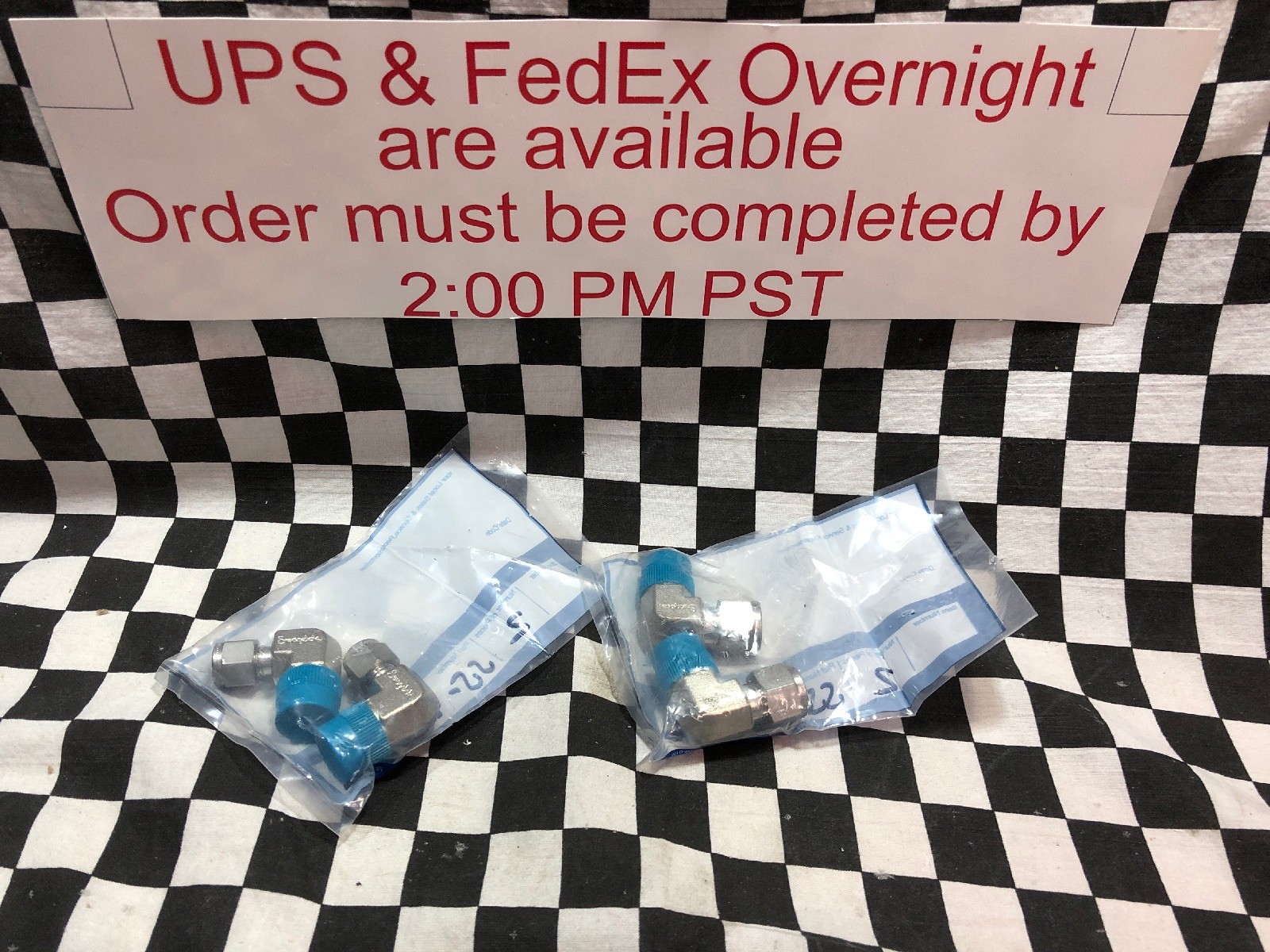 SWAGELOK SS-600-2-6 & SS-400-2-6 MALE ELBOW 3/8″ NPT , LOT OF 4 #ShipSameDay#Z32