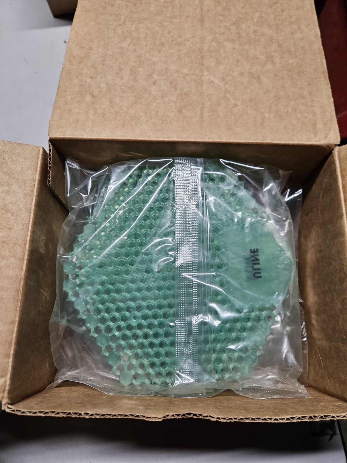 Uline Deluxe Urinal Screen S-18729CUC (Box of 10)