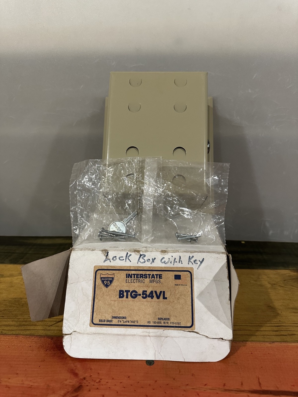 Interstate Electric mfgs BTG-54VL Metal Thermostat Guard 320-10300