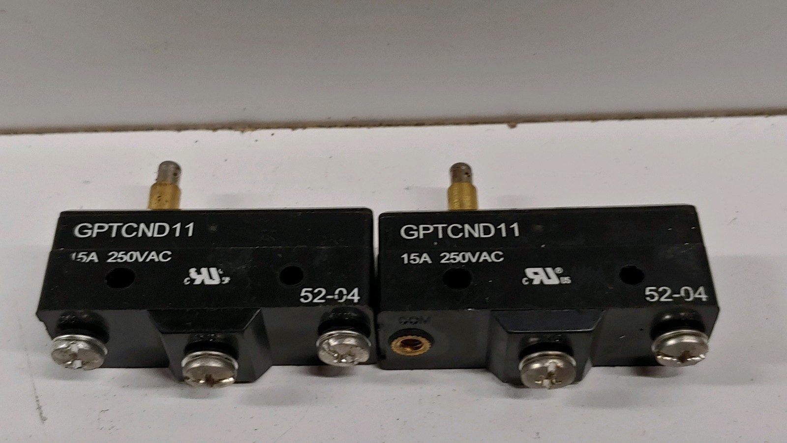 LOT OF (2) NEW OLD STOCK! CHERRY 15A 250V TOP PLUNGER SWITCHES GPTCND11