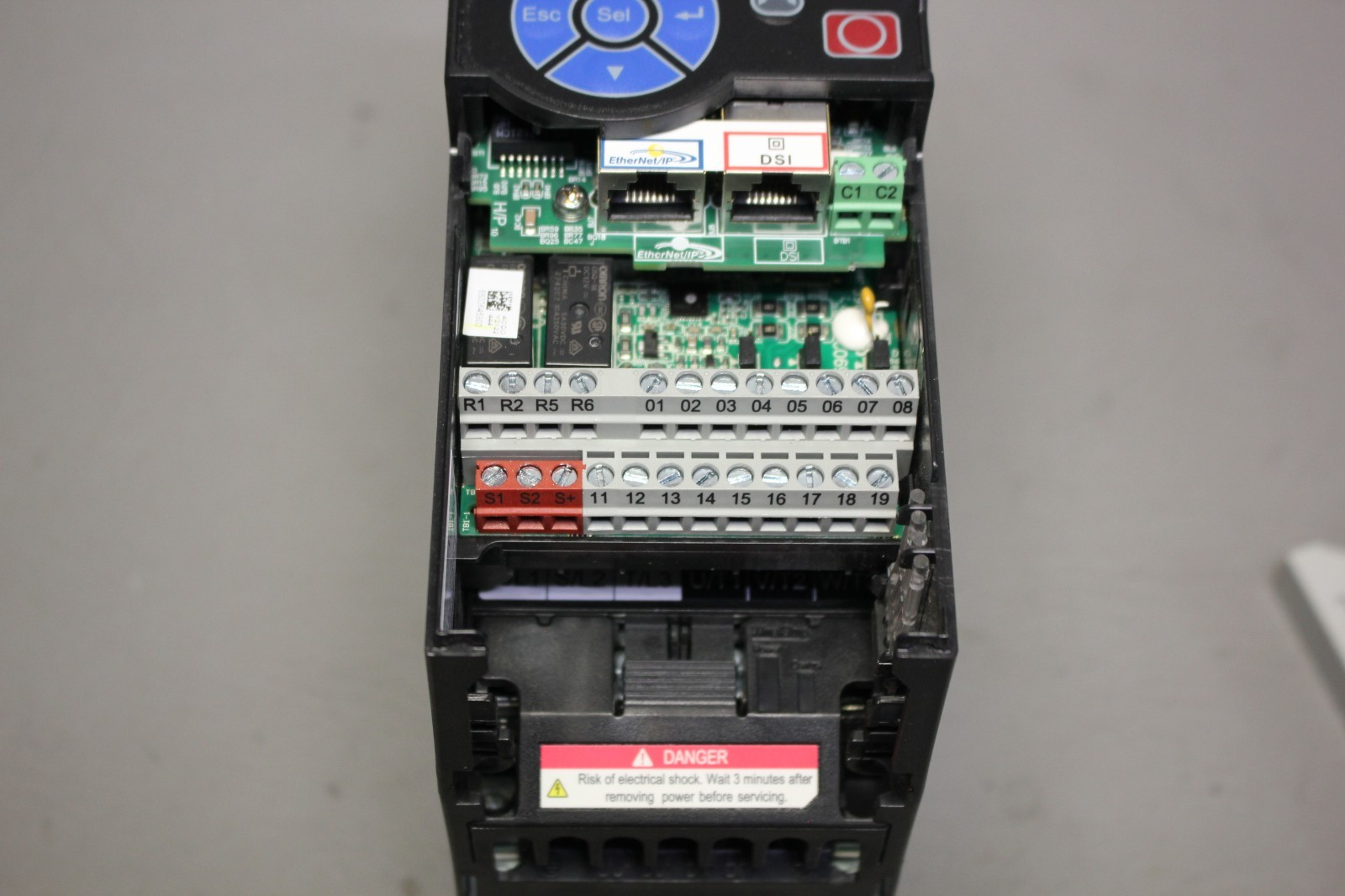 ALLEN BRADLEY POWERFLEX 525 2HP AC DRIVE 25B-D4P0N114 SER. A