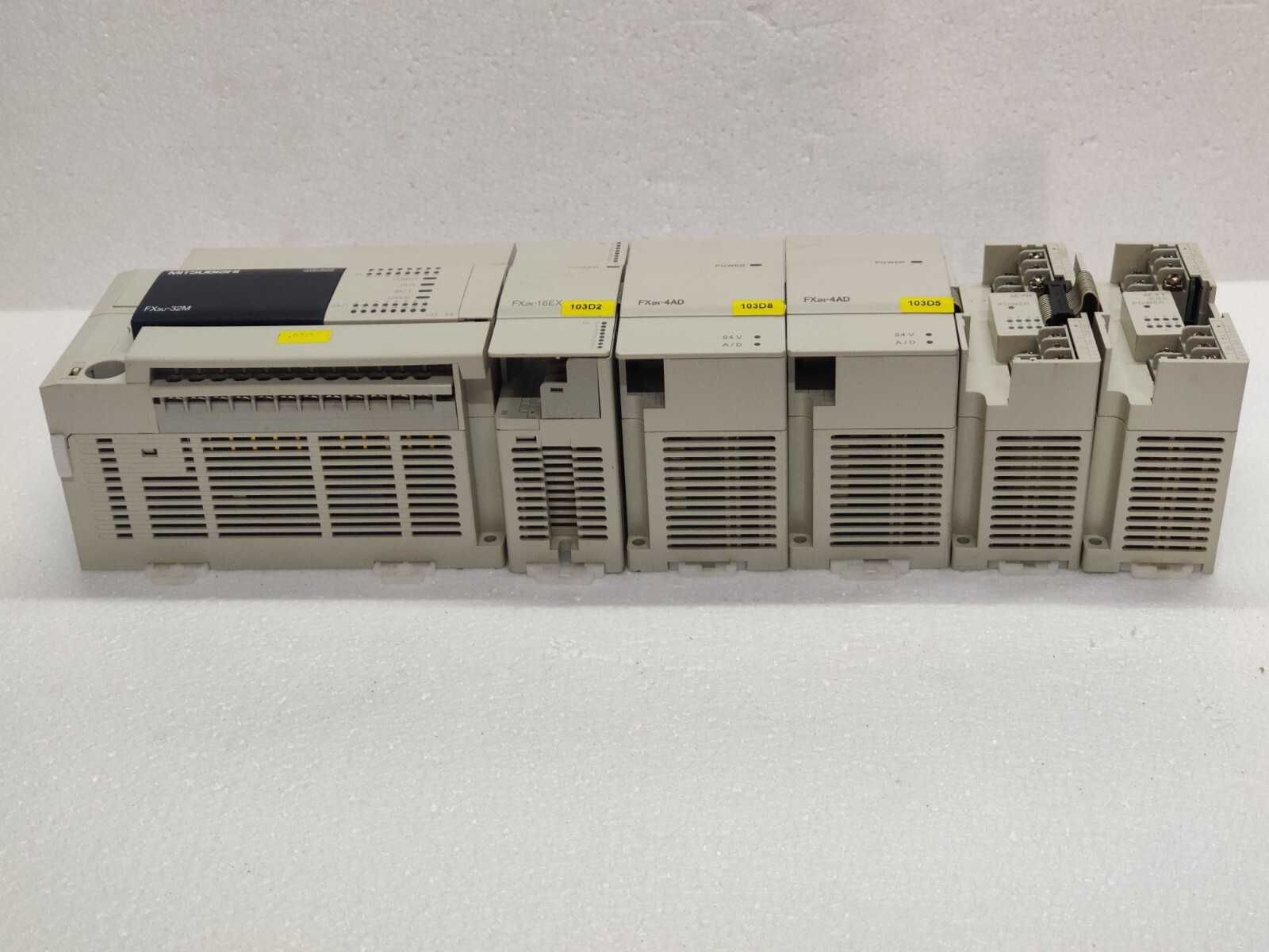 Mitsubishi Melsec FX3U-32MR/ES PLC Set FX2N-16EX, FX2N-4AD, 8EYR, 8EYT-ESS