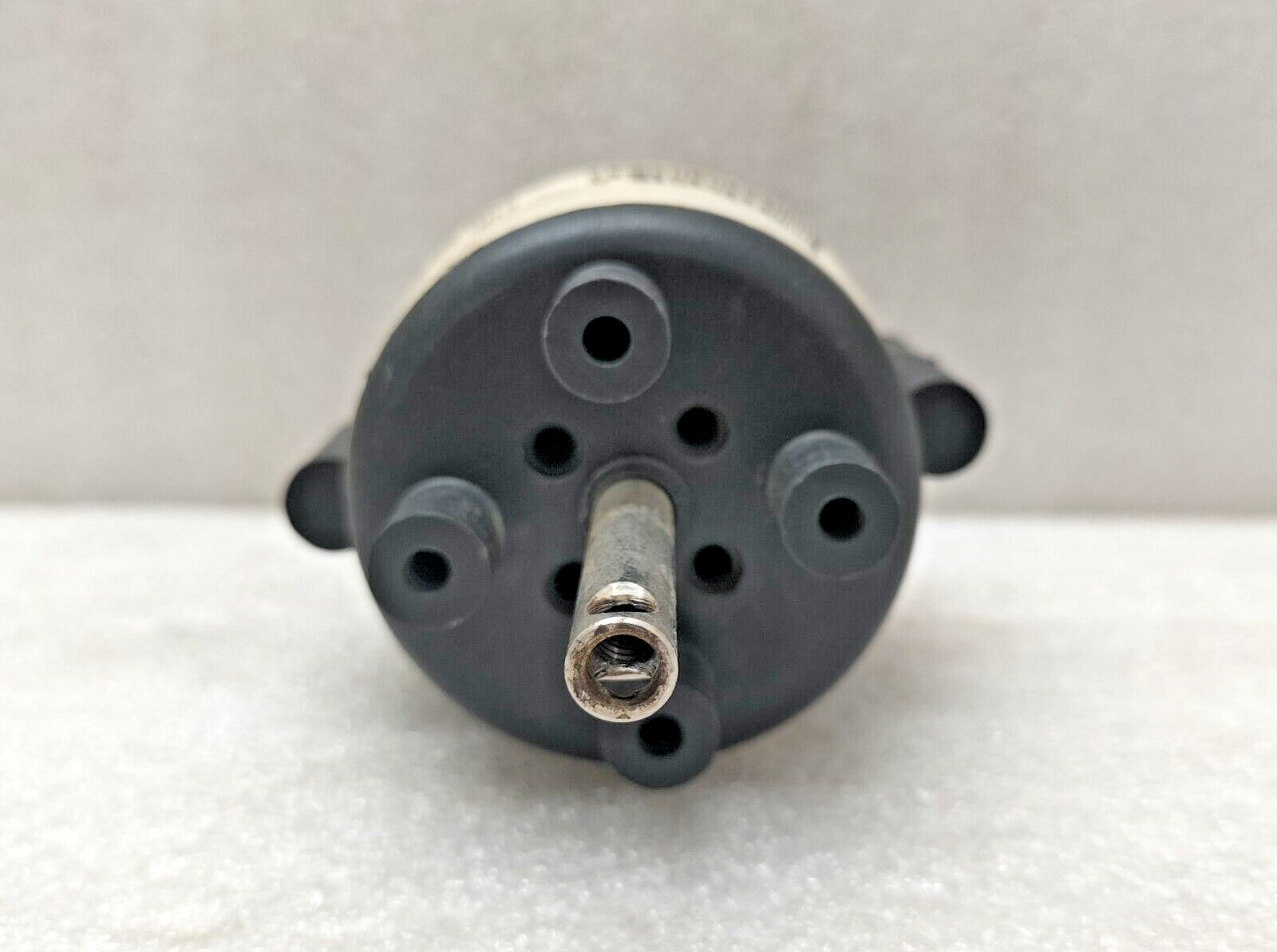 KMC CONTROLS MCP 0103 PNEUMATIC ACTUATOR 2″x1″ 5-10PSI BARE 1/4-20 FEMALE SHAFT