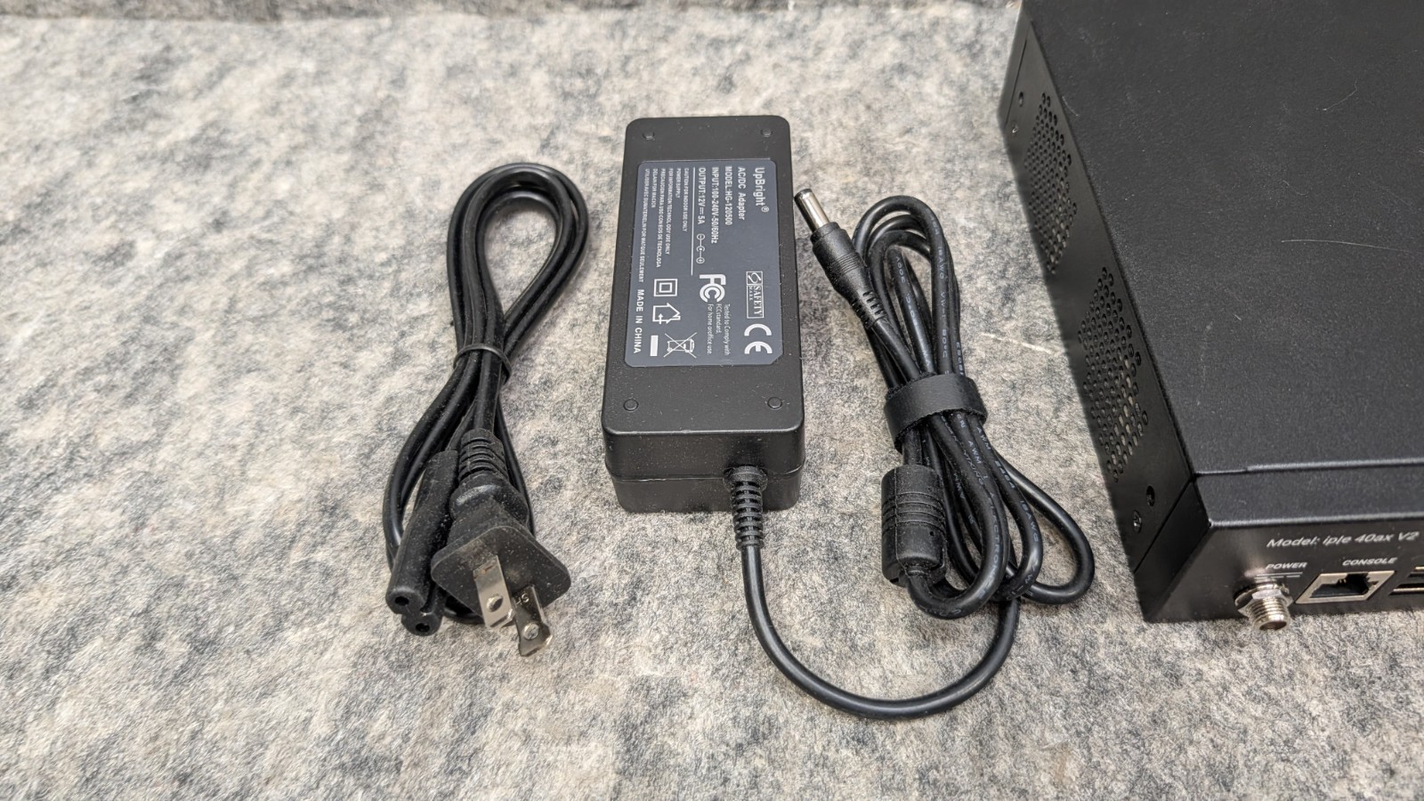 InfoVista 40-05-XX / ip|e 40ax V2 IP Traffic Management Switch w/ Brackets