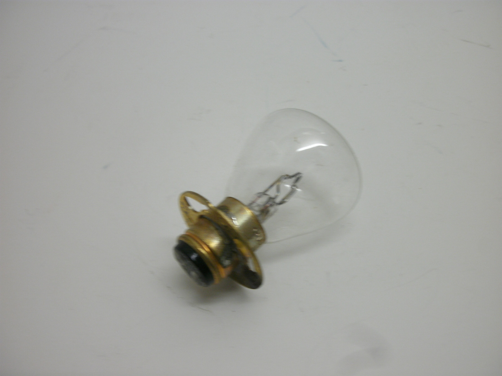 CHICAGO MINIATURE 2330 BULB 6-8V 4.23A 26W P30d RP11 DUAL FILAMENT (1-BULB) NNB