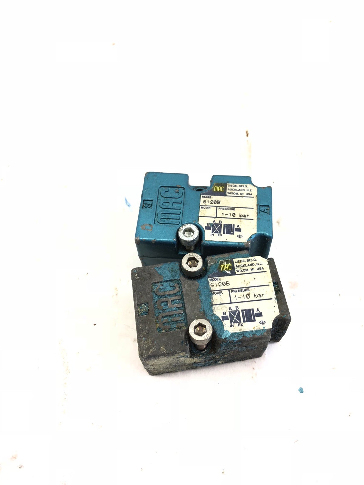 LOT OF 2 USED MAC VALVE 6120B SOLENOID VALVE, FAST SHIP! (F268)