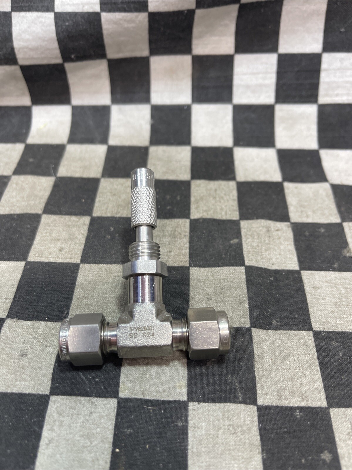 SWAGELOK SS-SS4, SSSS4, Low Flow Metering Valve 1/4″, MISS NUT, SHIPSAMEDAY #E77