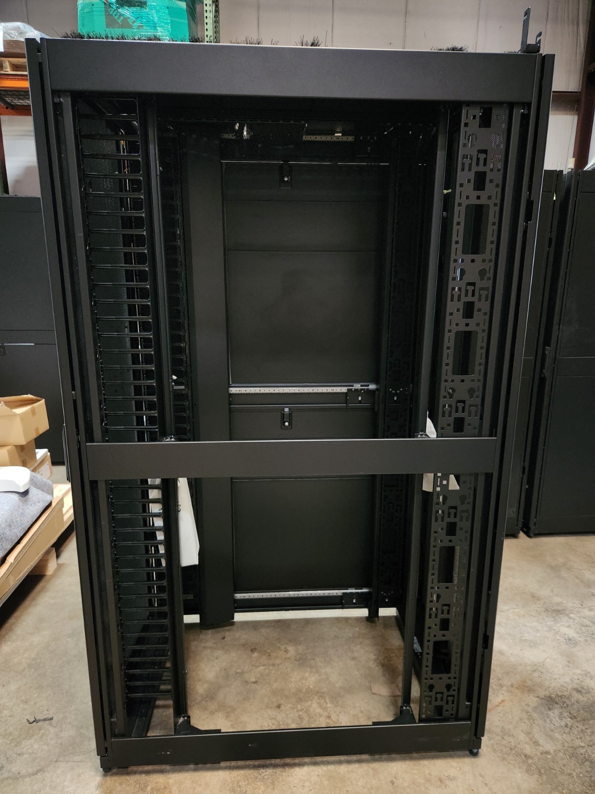 APC Schneider AR3340 NetShelter SX 42U 750mm x 1200mm Server Rack Enclosure