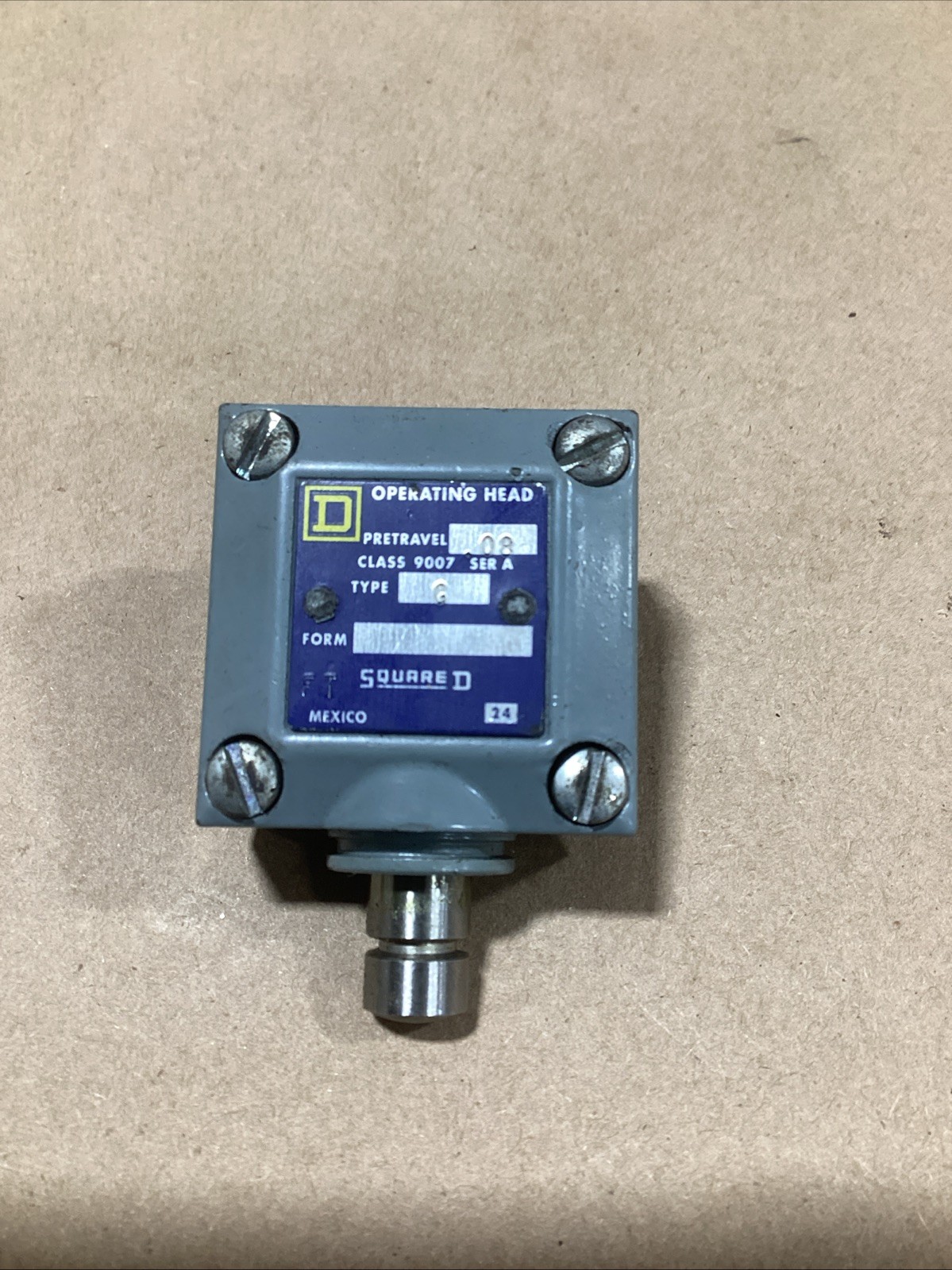 Square D Class 9007 Series A Type C Operating Head, Used