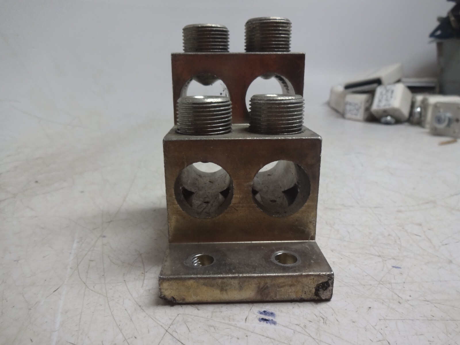 CMC PV4-600 / 600KCMIL-2 / CU9AL / Mechanical Lug