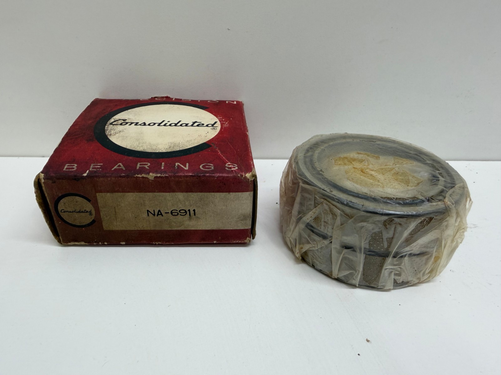 NEW OLD STOCK! CONSOLIDATED NEEDLE ROLLER BEARING NA-6911