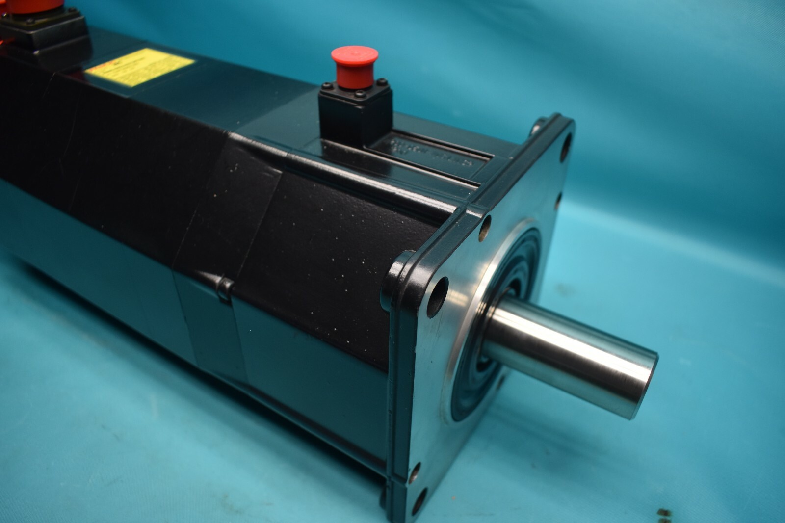 NEW FANUC A06B-0502-B272#7000 MODEL 20S AC SERVO MOTOR