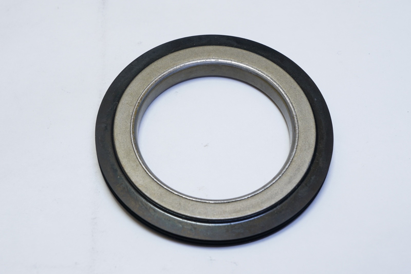 New OEM Parker 1750-2630-290EOUA1N Bore Dia 2.63 Shaft Dia 1.75, 0.290 NBR