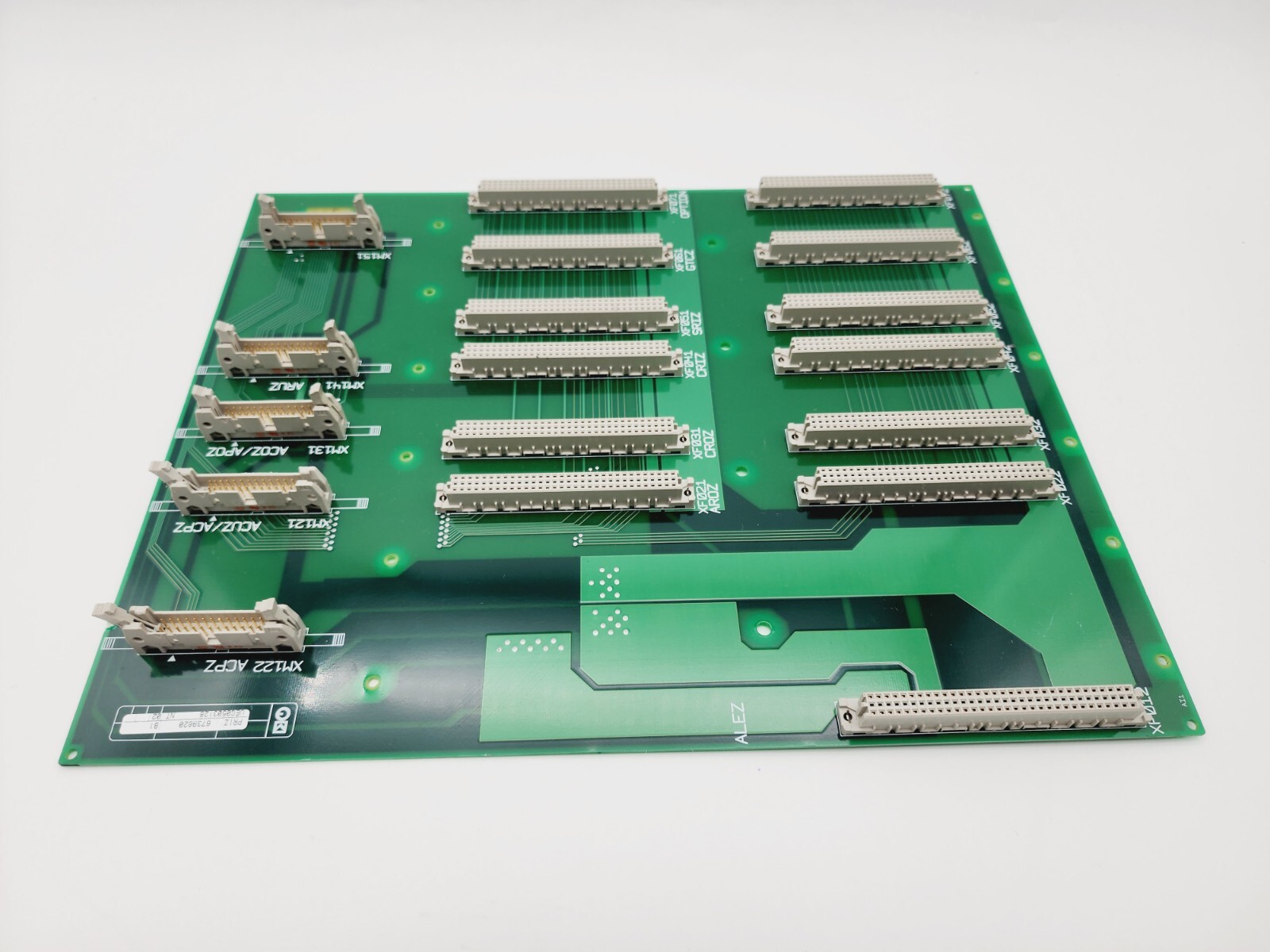 MGE UPS Systems 6739820-B 6739819XD-4B Circuit Board Priz PLC Rack MISSING CLIP