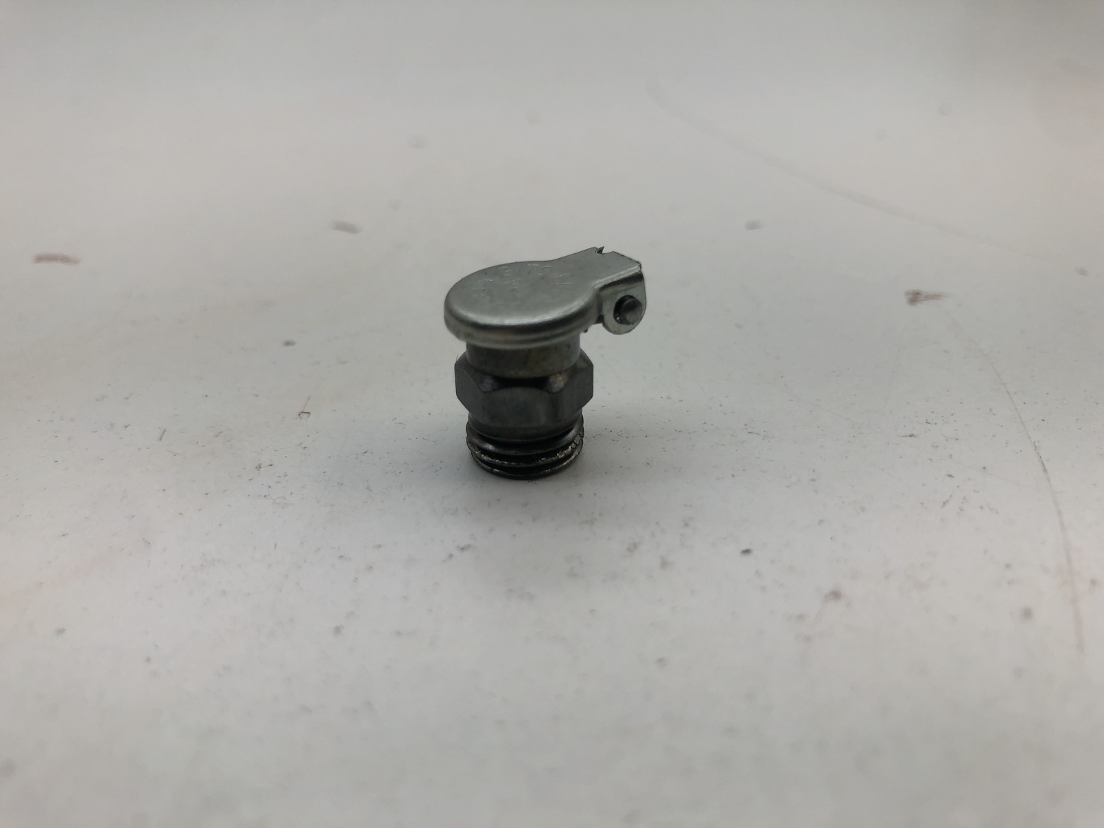 (QTY 11) MCMASTER-CARR 1229K13 OIL FITTING W/ SELF-CLOSING HINGED COVER