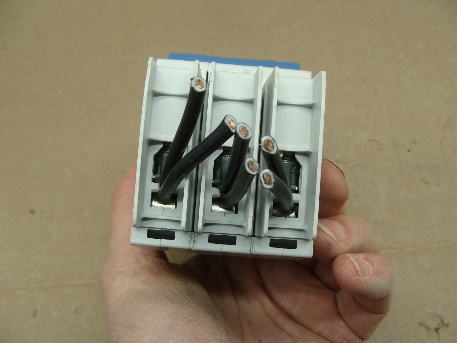 ALLEN BRADLEY CIRCUIT BREAKER 1489-M3C100 C 10A 3P 480Y/277V