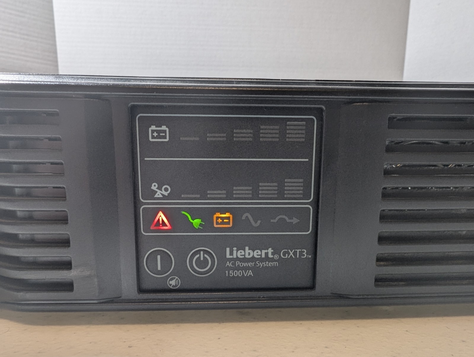 Liebert vertiv Emerson GXT3-1500RT120 UPS System No Batteries/Cage