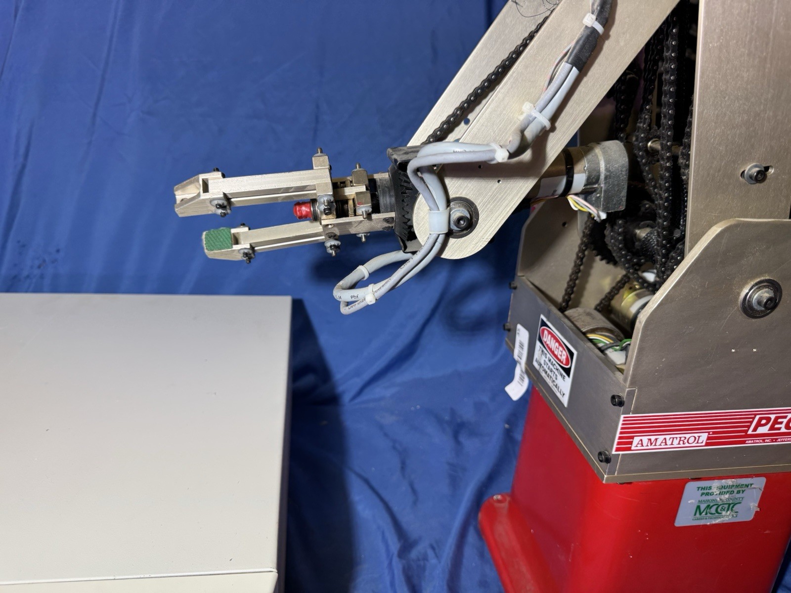 Amatrol Pegasus Robot Training System 880-RA With I/O Module 880-Src