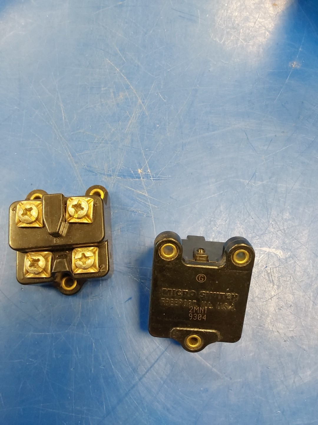 MICRO SWITCH 10 AMP 480V PIN PLUNGER SWITCH 2MN1 (Pack Of 2)