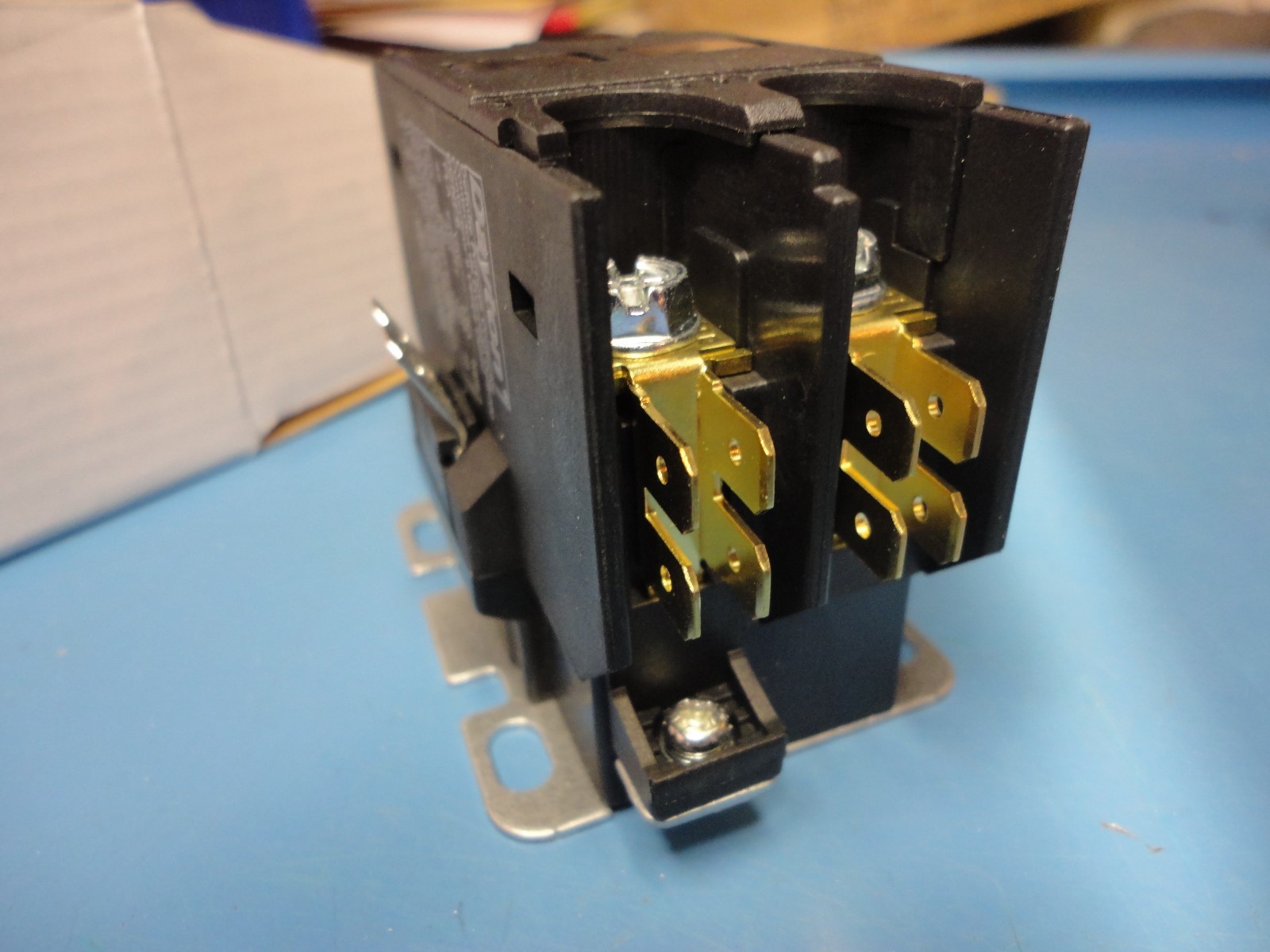 Free Ship, DAYTON 6GNP8 Definate Purpose Contactor, 32A, 2 Pole, 208/240VAC