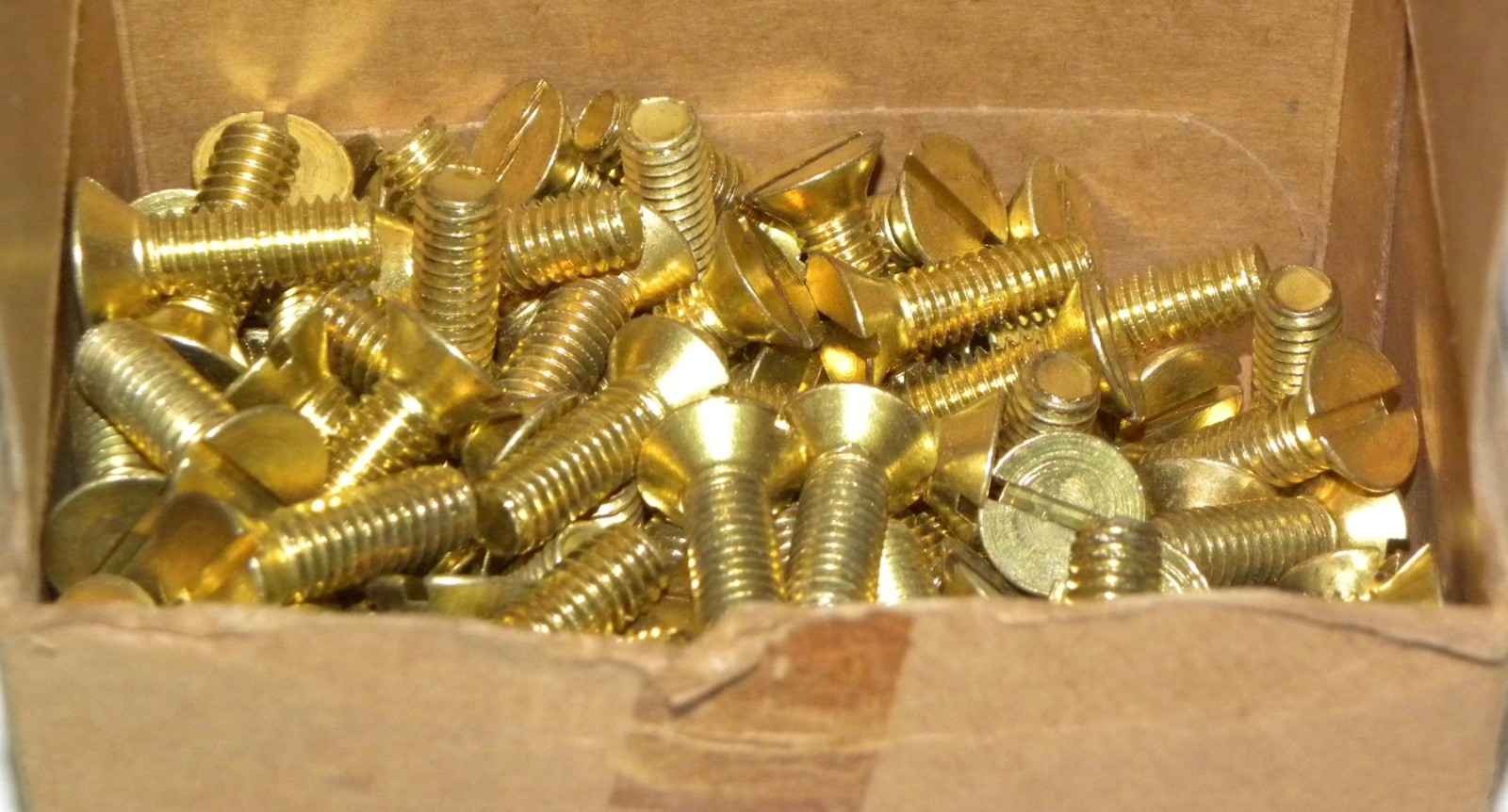 ATLAS 5/16″-18 x 1″ Slotted Drive Flat Head Brass Machine Screws ~ Box 100 +/-