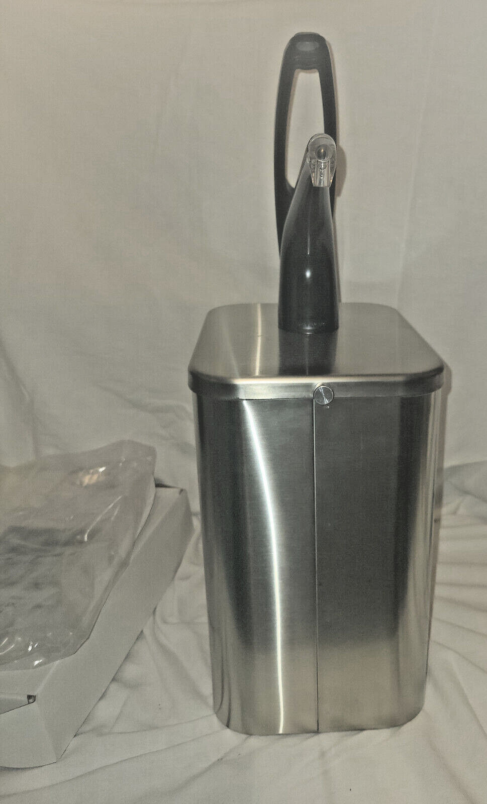San Jamar Frontline Condiment Dispensing System Soft-Touch Black(see pictures).