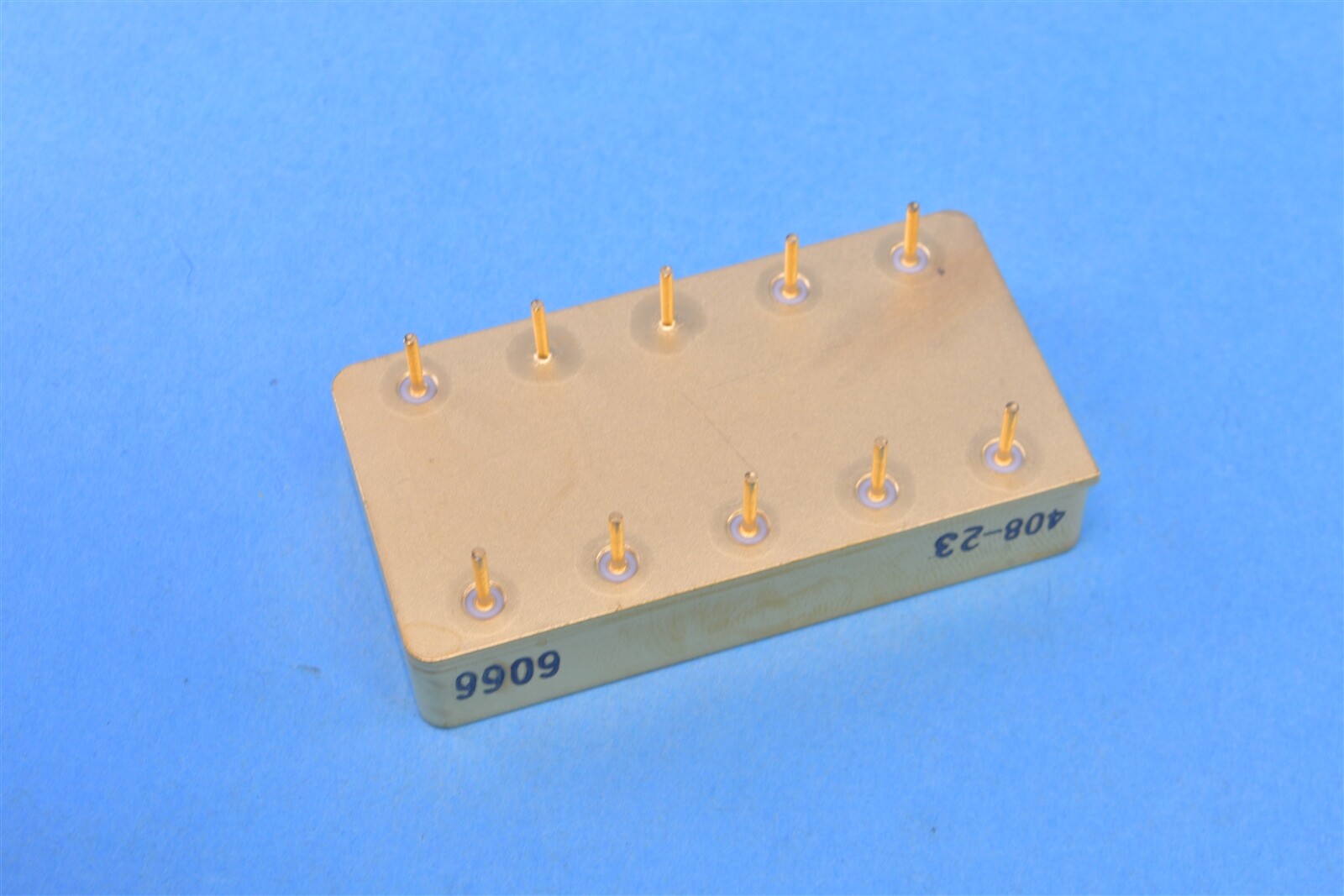 Delta High Reliability Hybrid Mil-Spec DC-DC Converter 50VDC 40W DVTR2815D